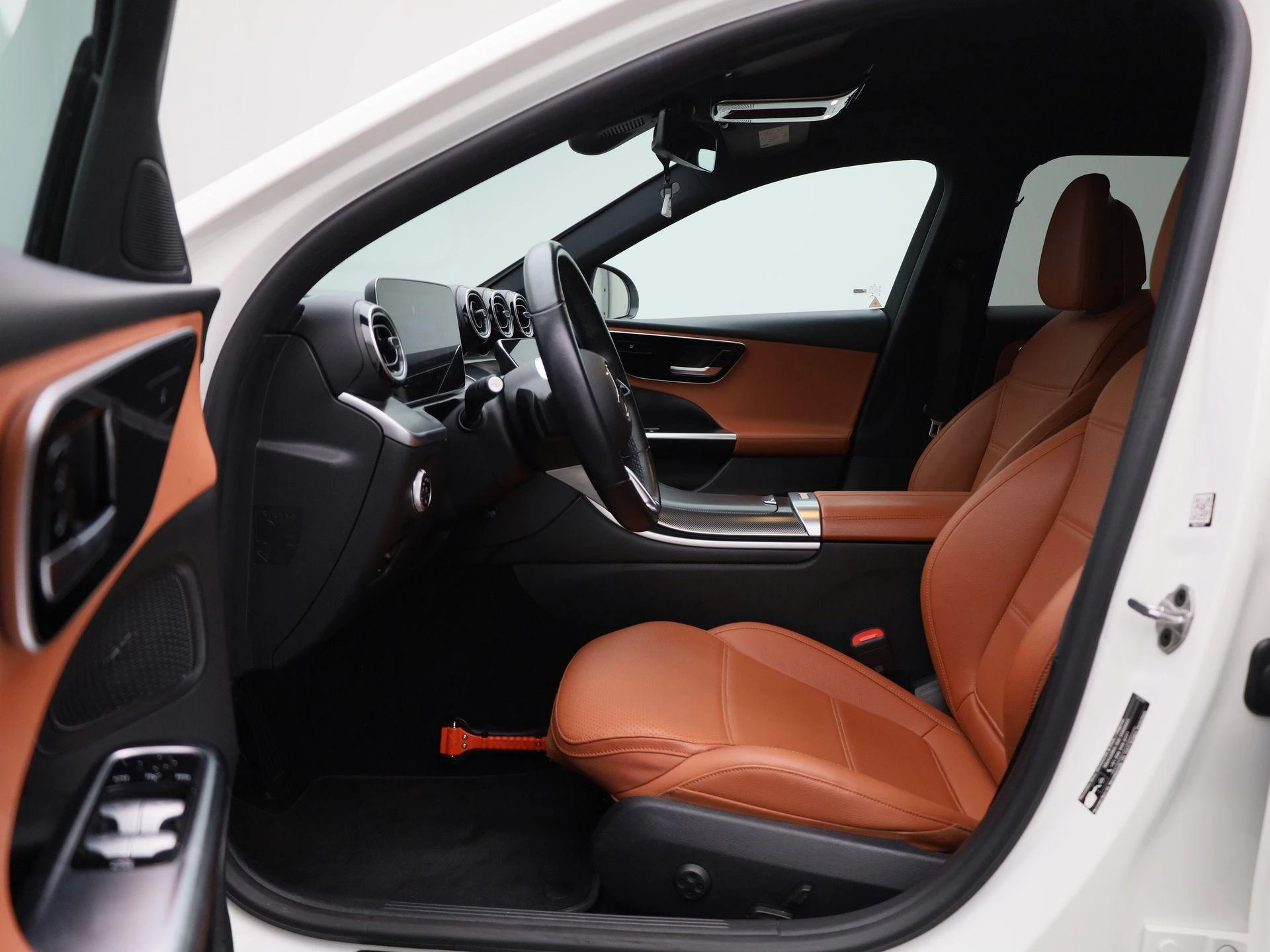 Mercedes-Benz-C-Klasse-image-9