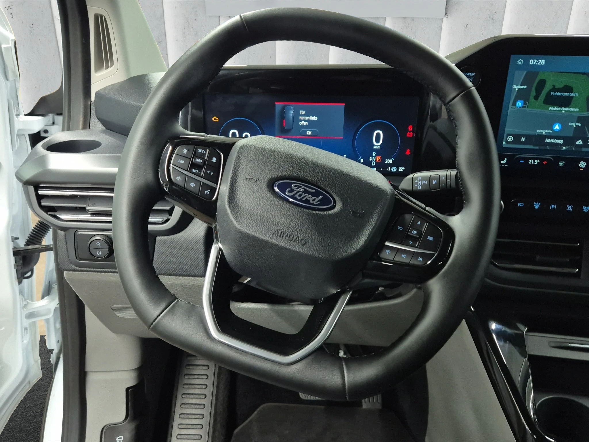 Ford-Tourneo Custom-image-12