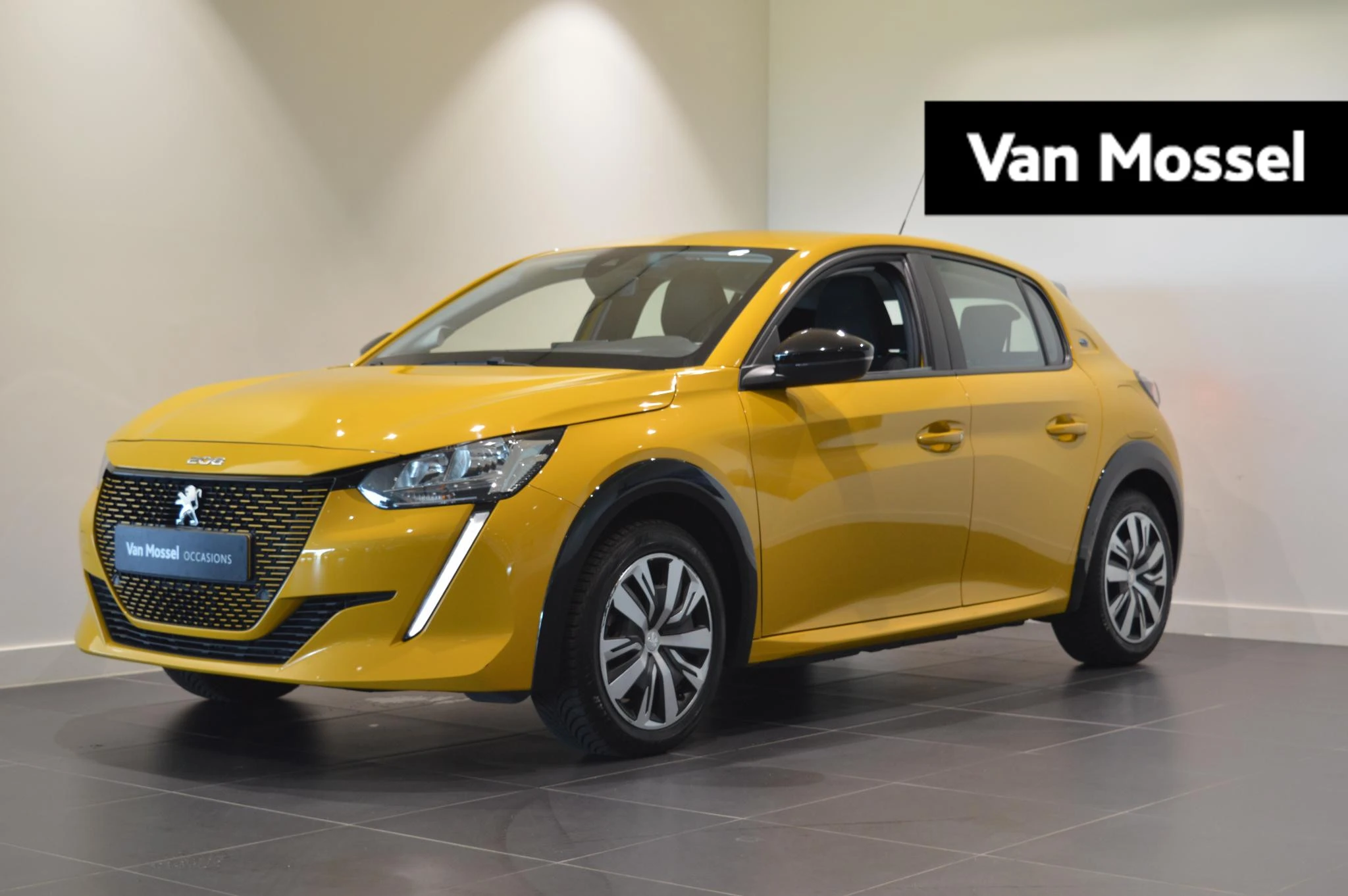 Peugeot-e-208-image-0