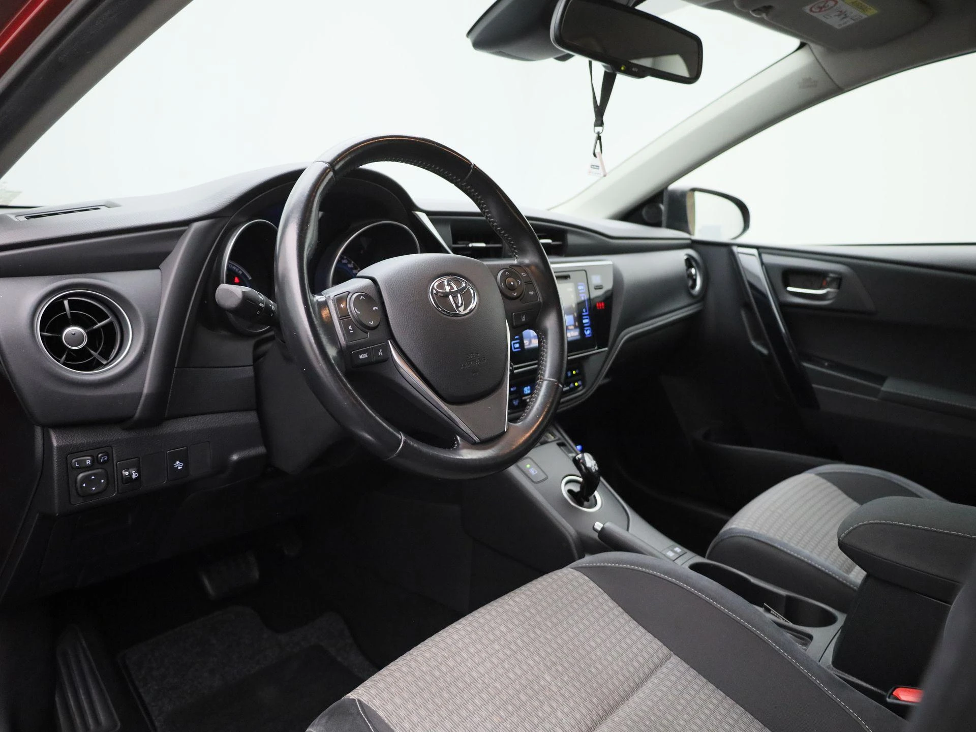 Toyota-Auris-image-29