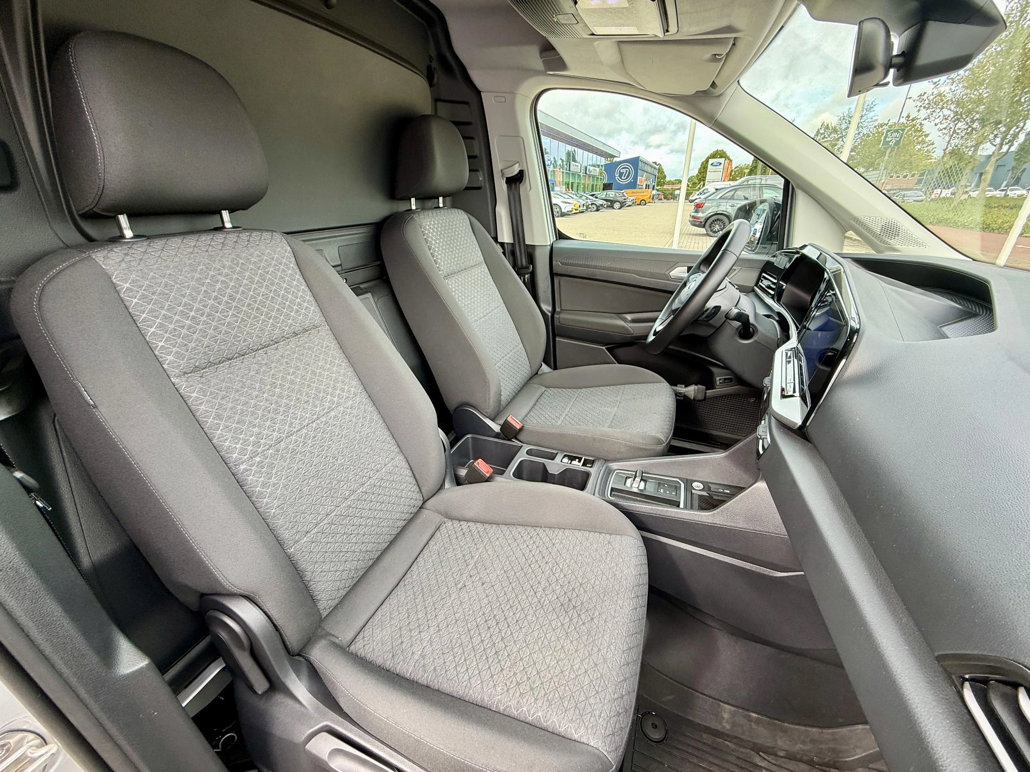 Ford-Transit Connect-image-5