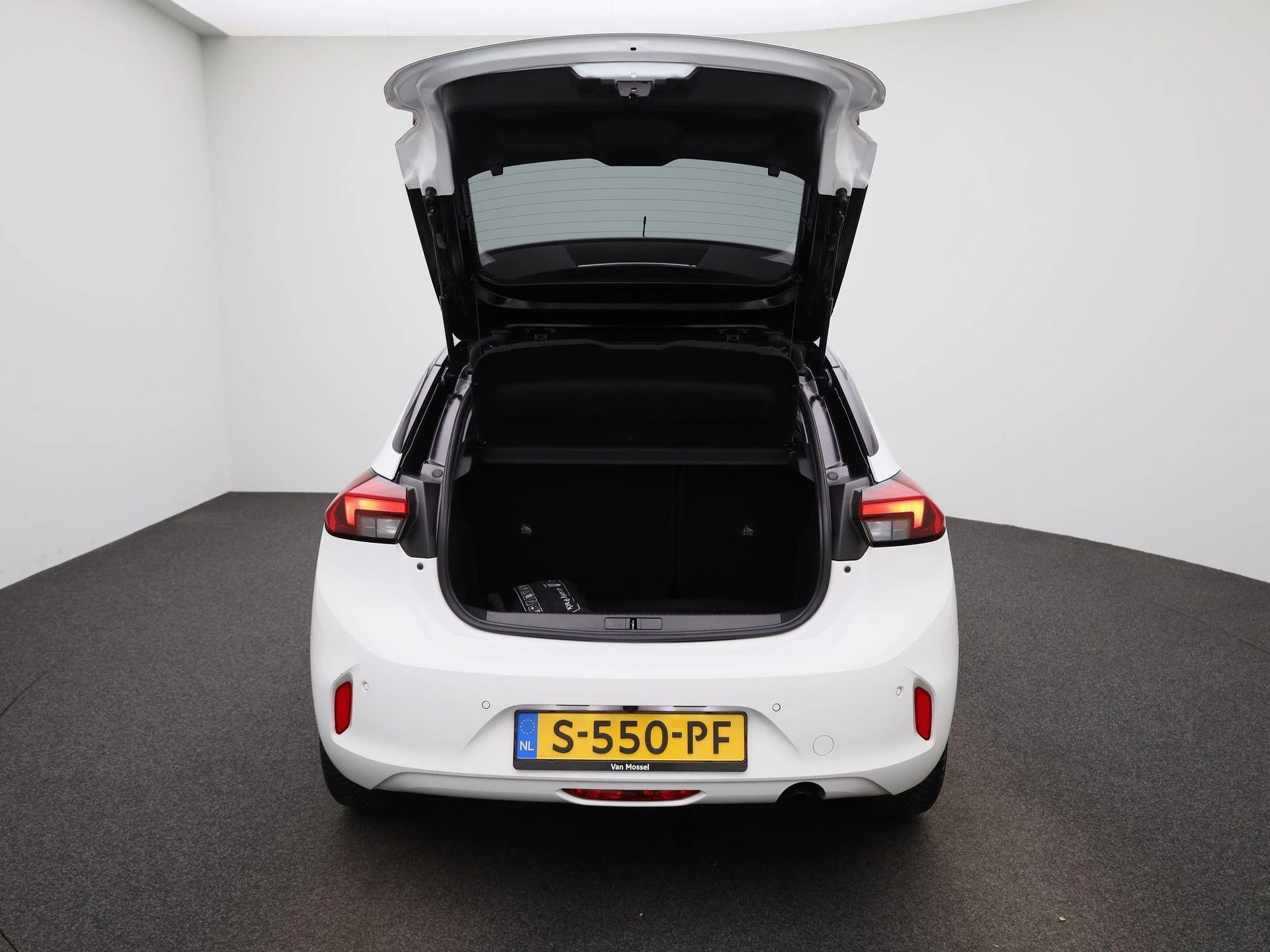 Opel-Corsa-image-10
