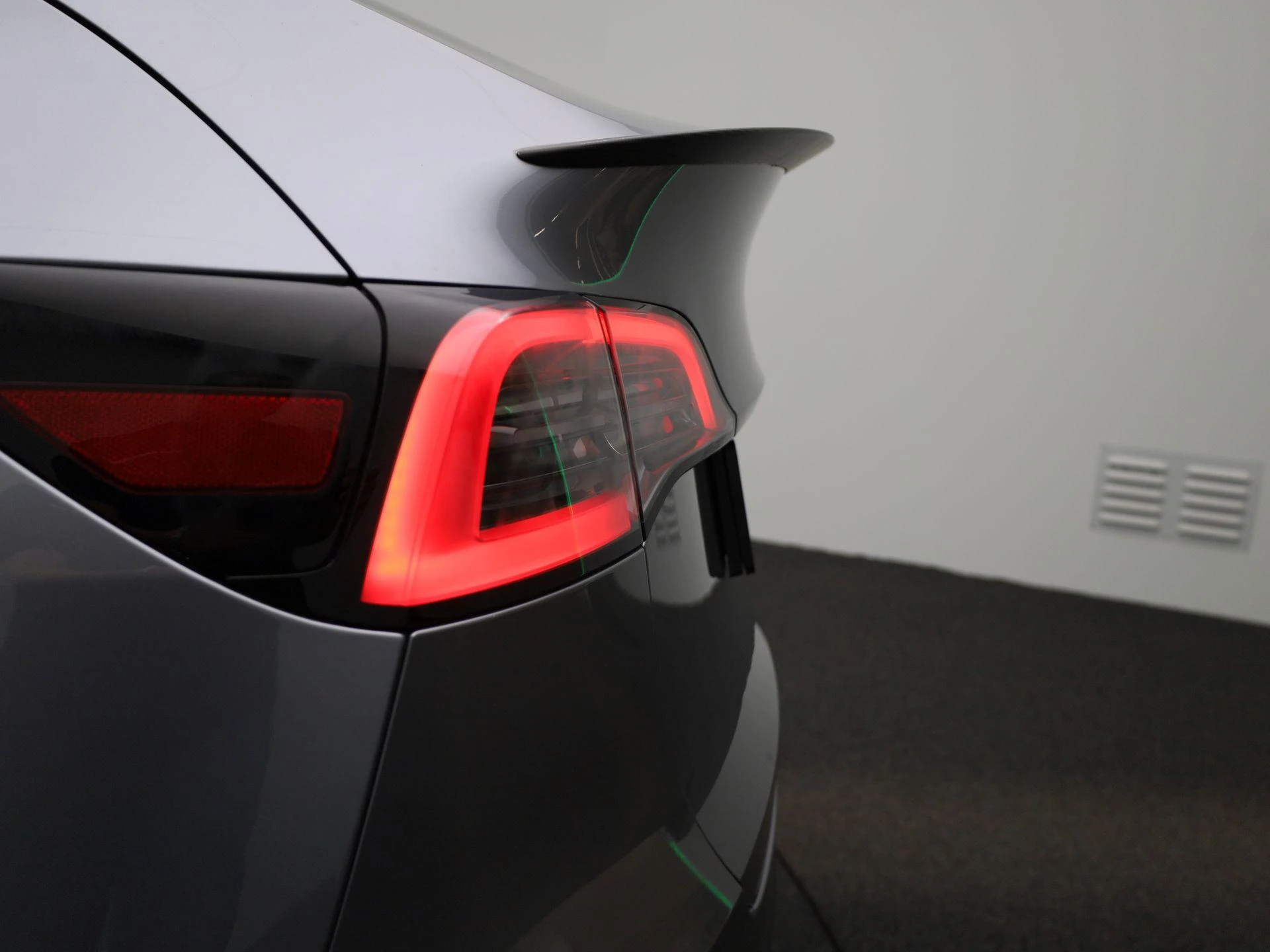 Tesla-Model Y-image-45