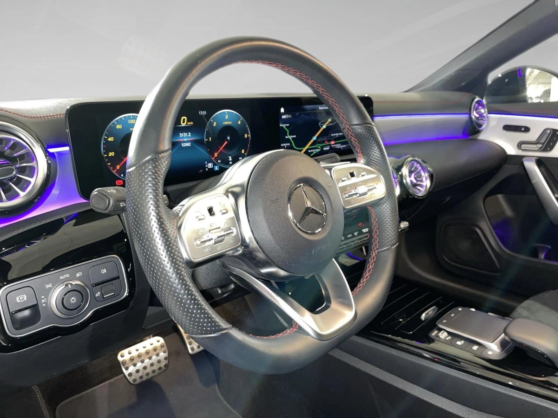 Mercedes-Benz-CLA-image-7
