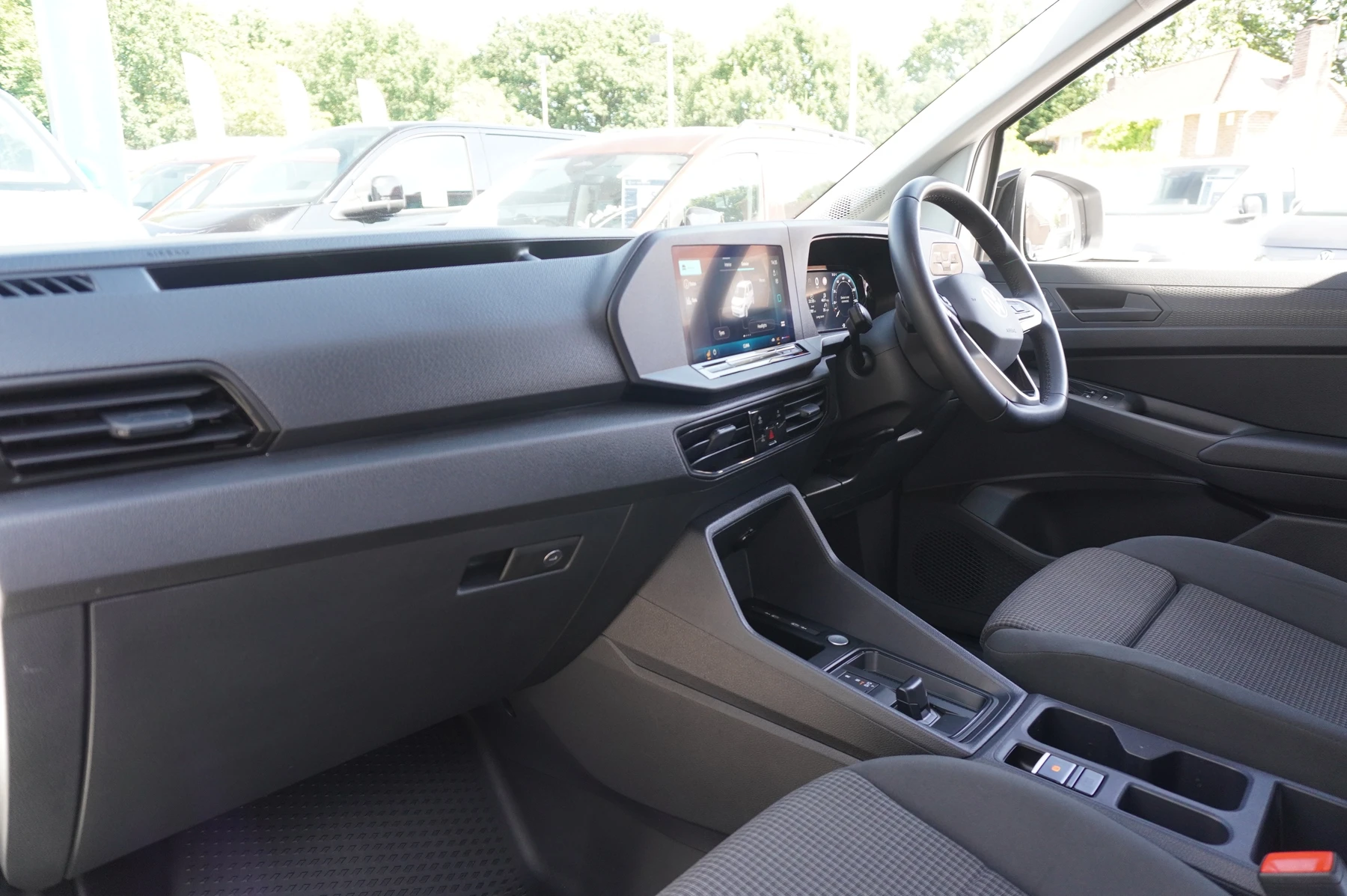 Volkswagen-Caddy-image-1