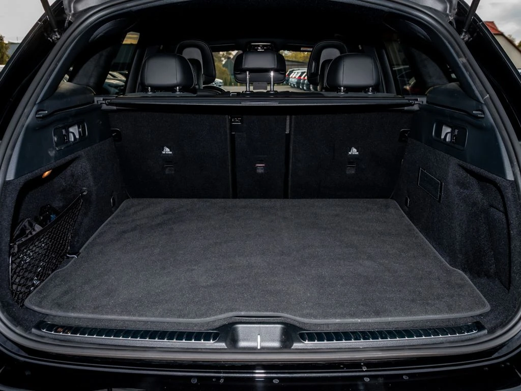 Mercedes-Benz-GLC 300 d-image-15