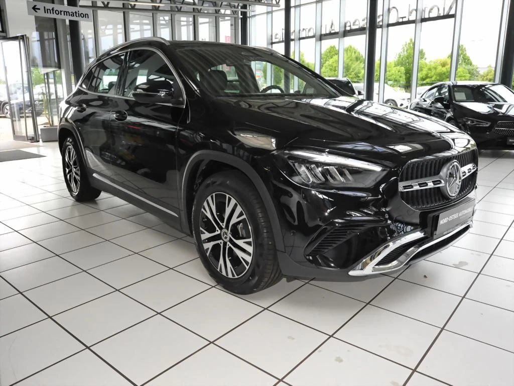 Mercedes-Benz-GLA 200 d-image-4