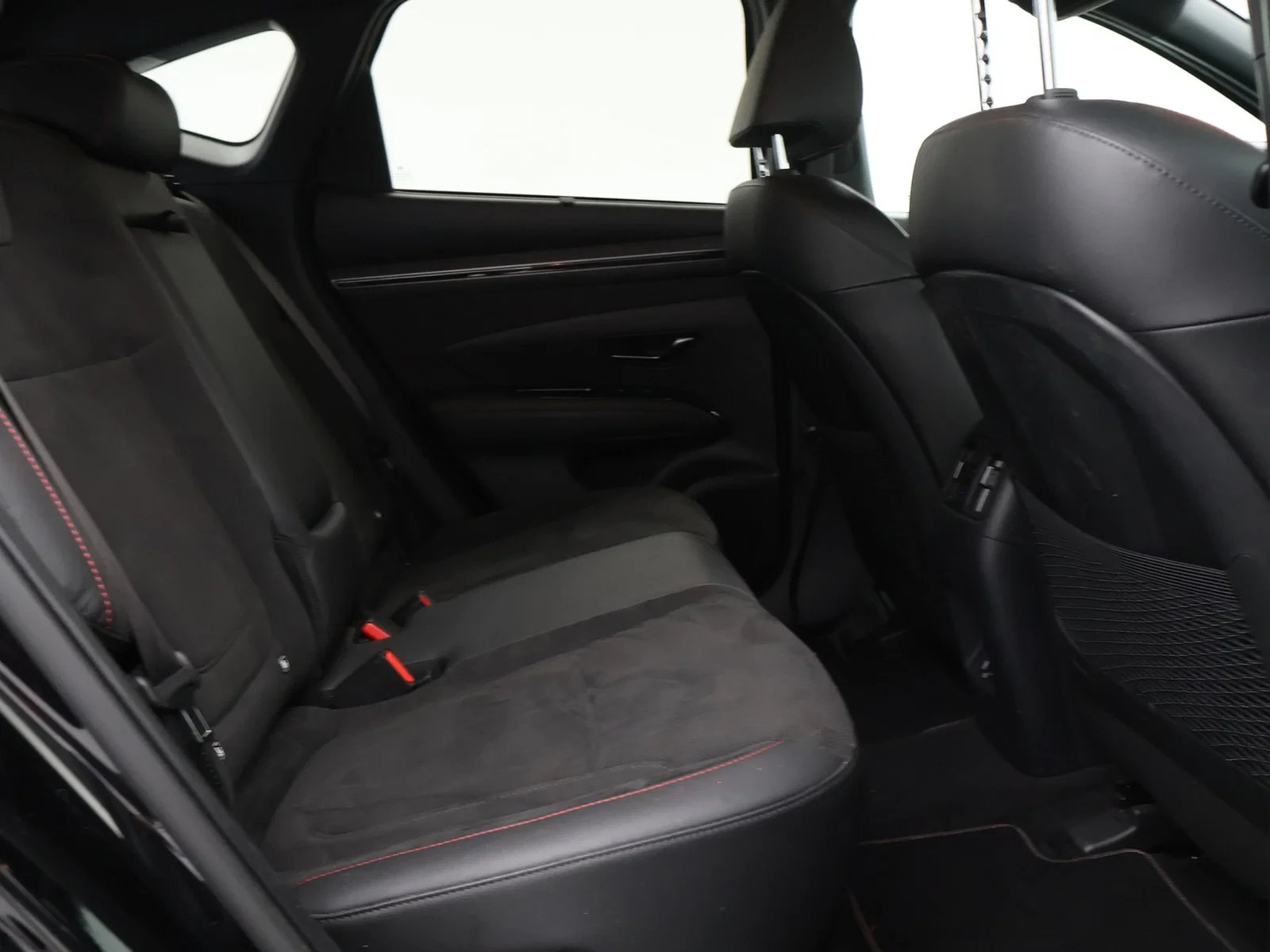 Hyundai Tucson PHEV Tucson PHEV 1.6T-GDi 4WD Feel N-Line 252PK *AUTOMAAT*LEDER*ALCANTARA*CRUISE*CAMERA*PDC*PDC*...*
