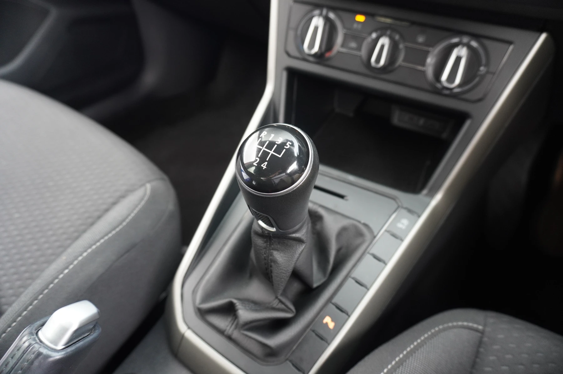 Volkswagen-Polo-image-20