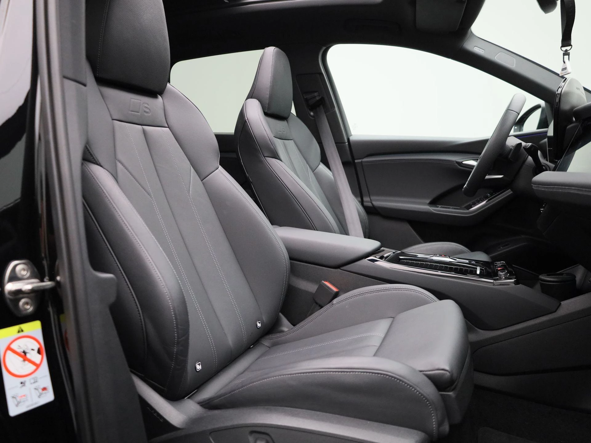 Audi-Q6 e-tron-image-45