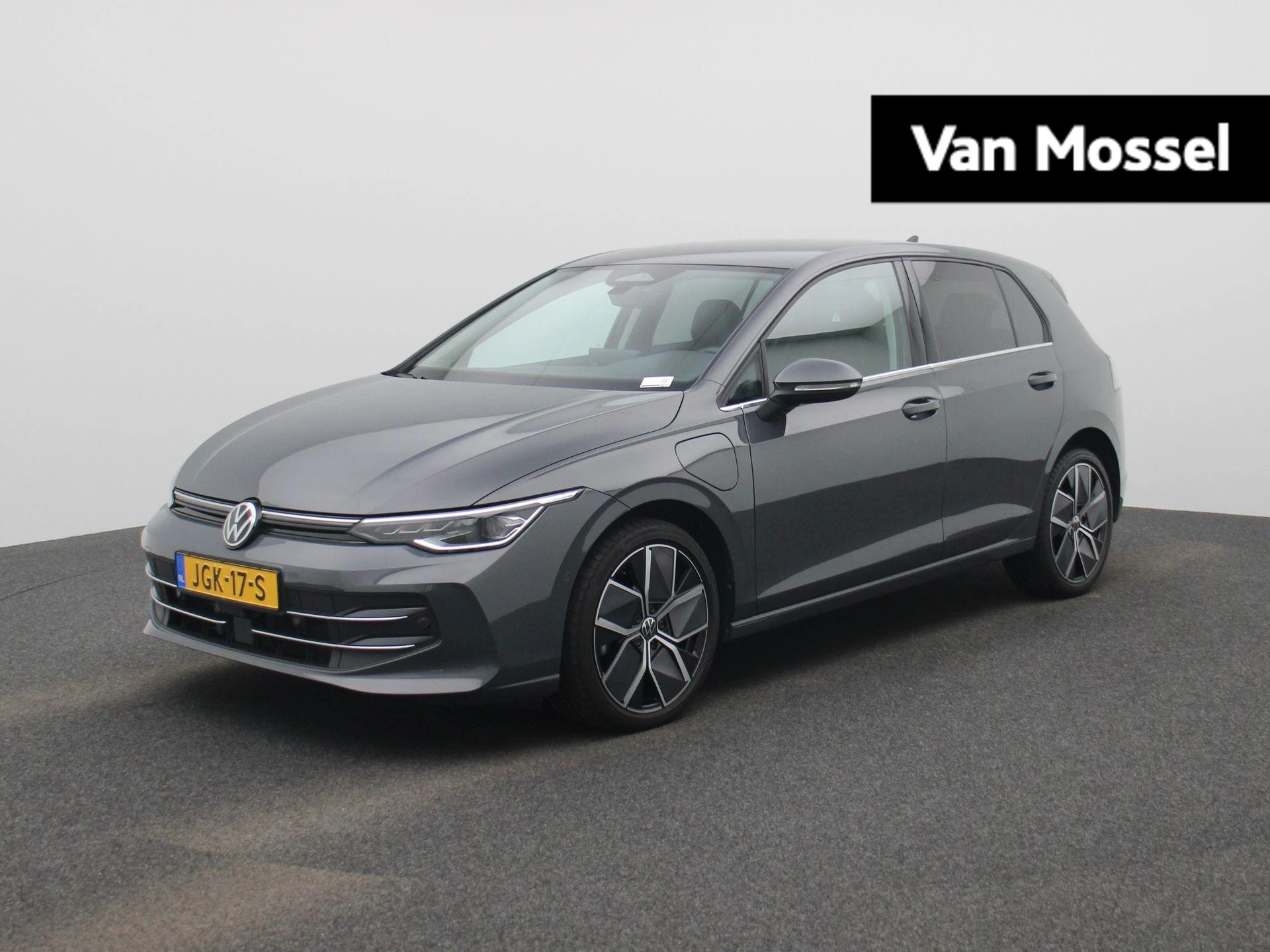 Volkswagen-Golf-image-0