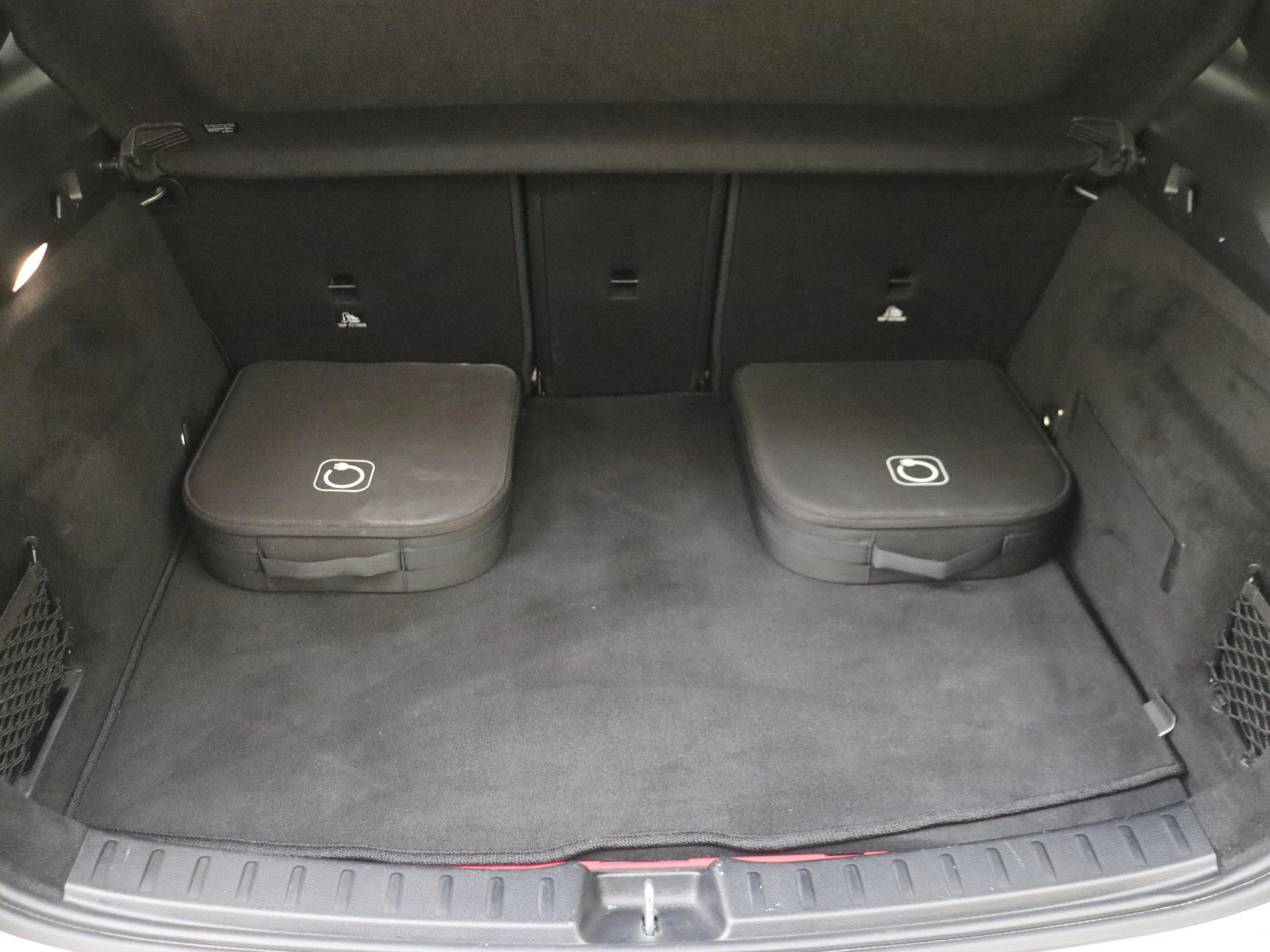 Mercedes-Benz-GLA-image-30