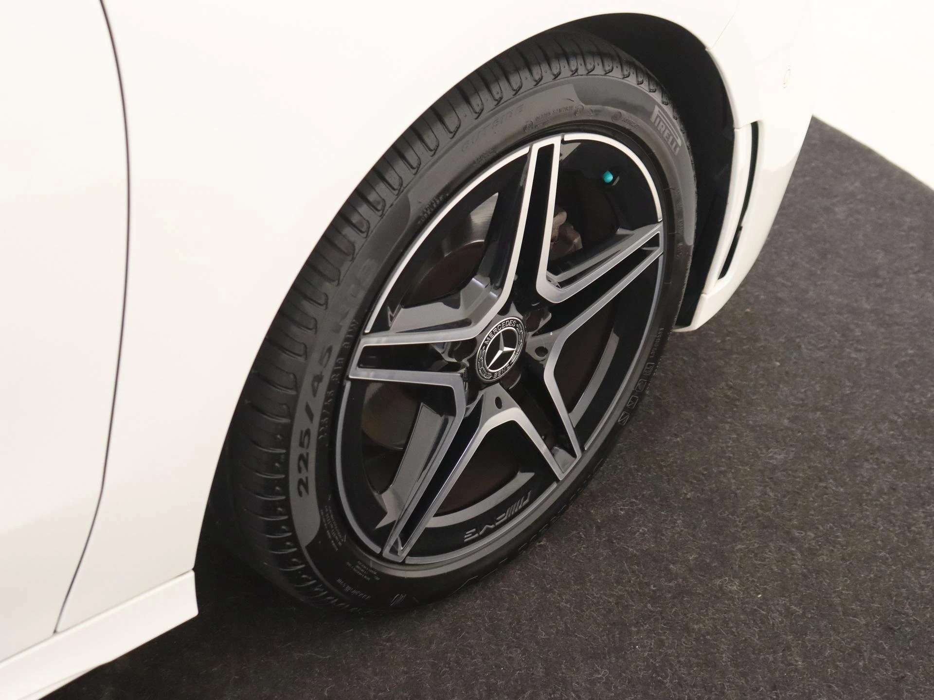 Mercedes-Benz-B-Klasse-image-28