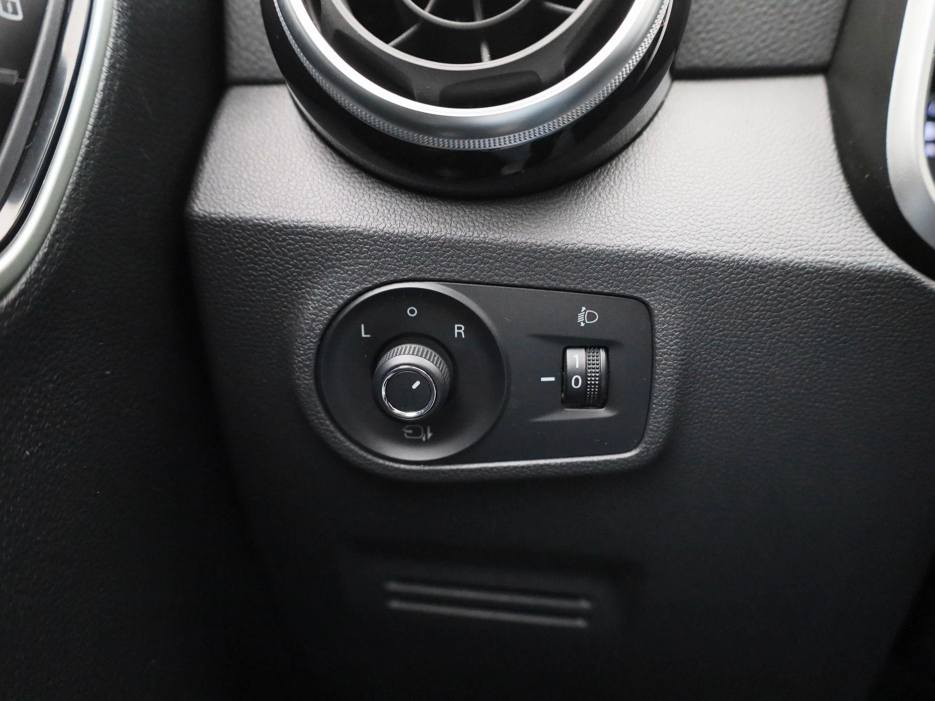 MG-ZS EV-image-22