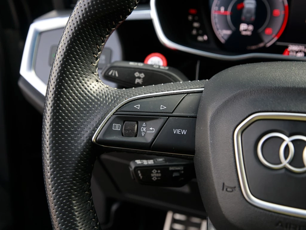 Audi Q3 40 TDI S line Navi Panorama AHK Kamera