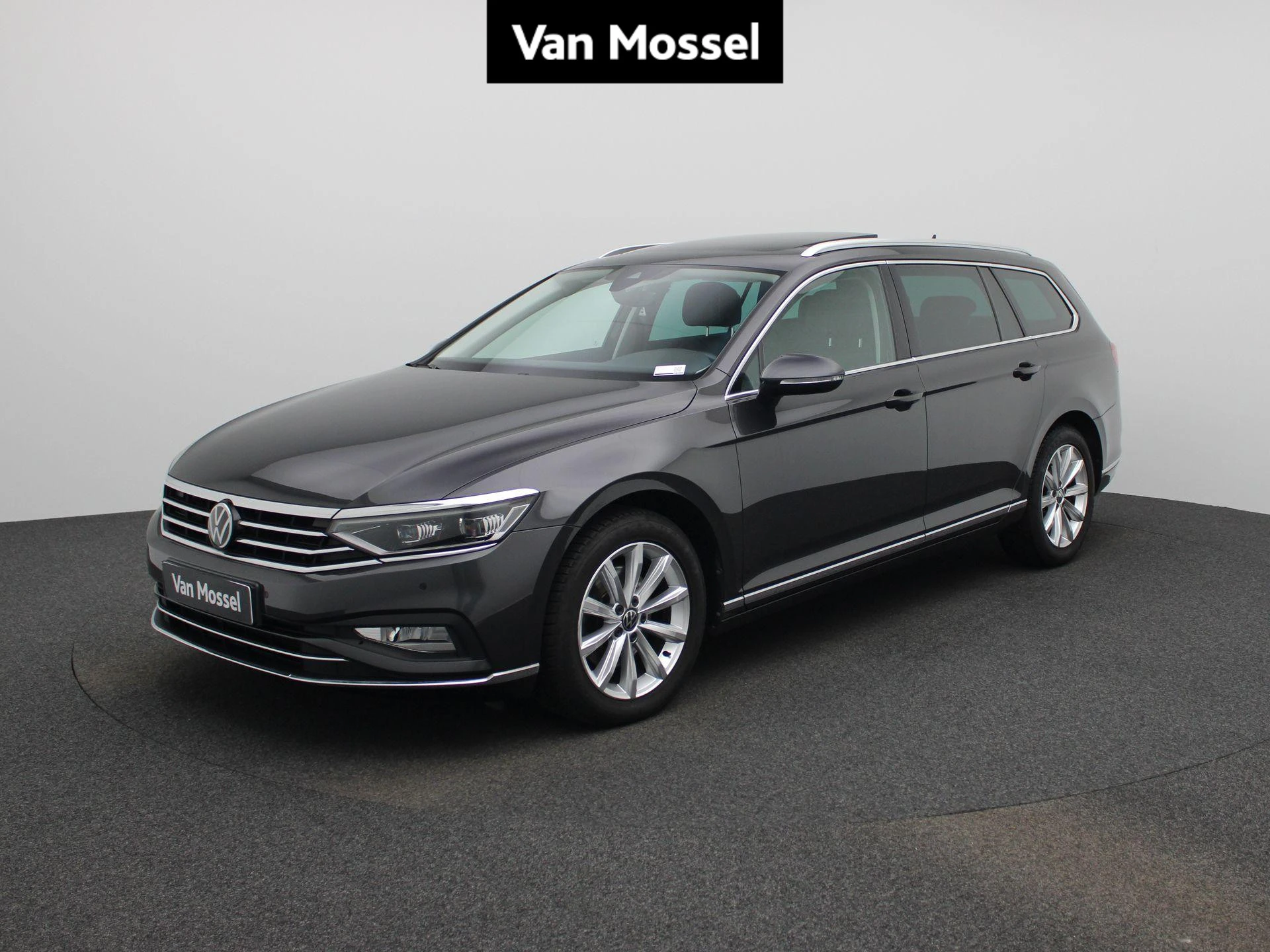 Volkswagen-Passat-image-0