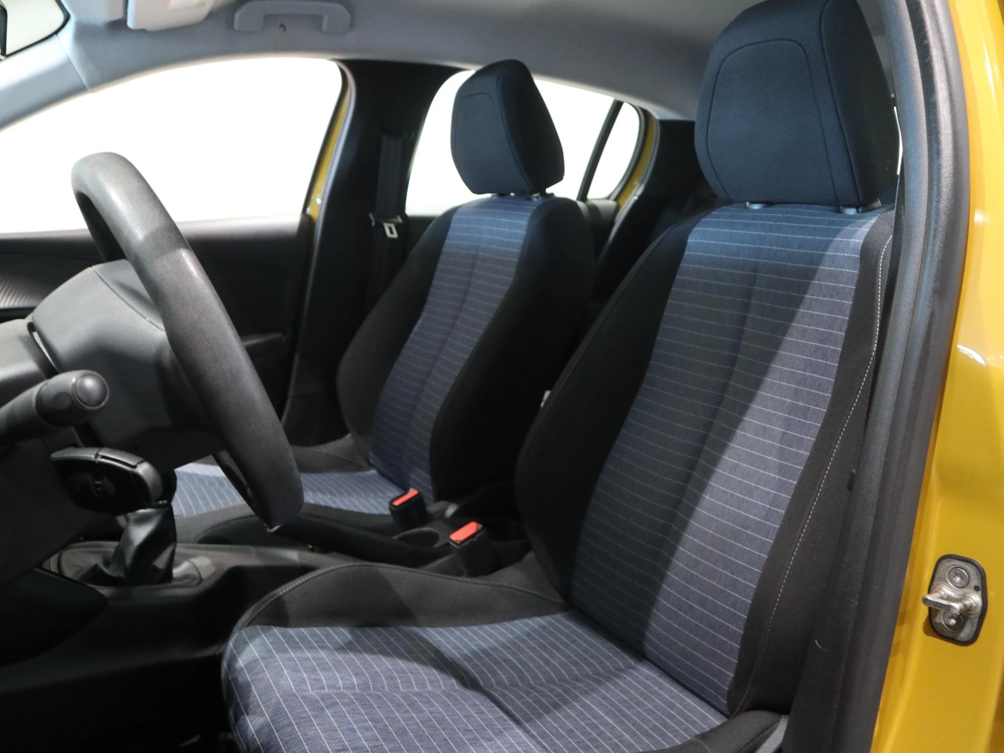 Peugeot-208-image-7