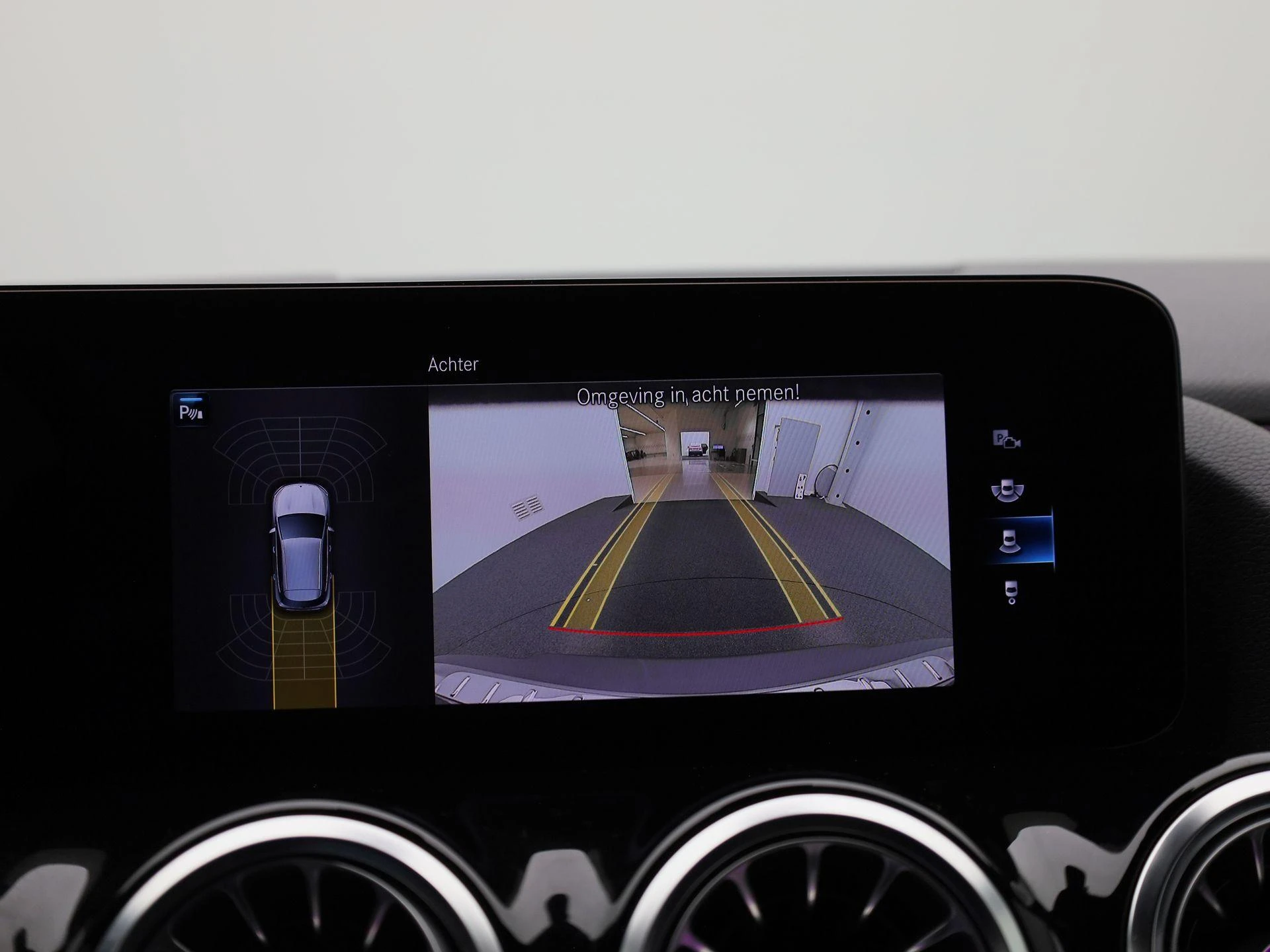 Mercedes-Benz-EQA-image-34