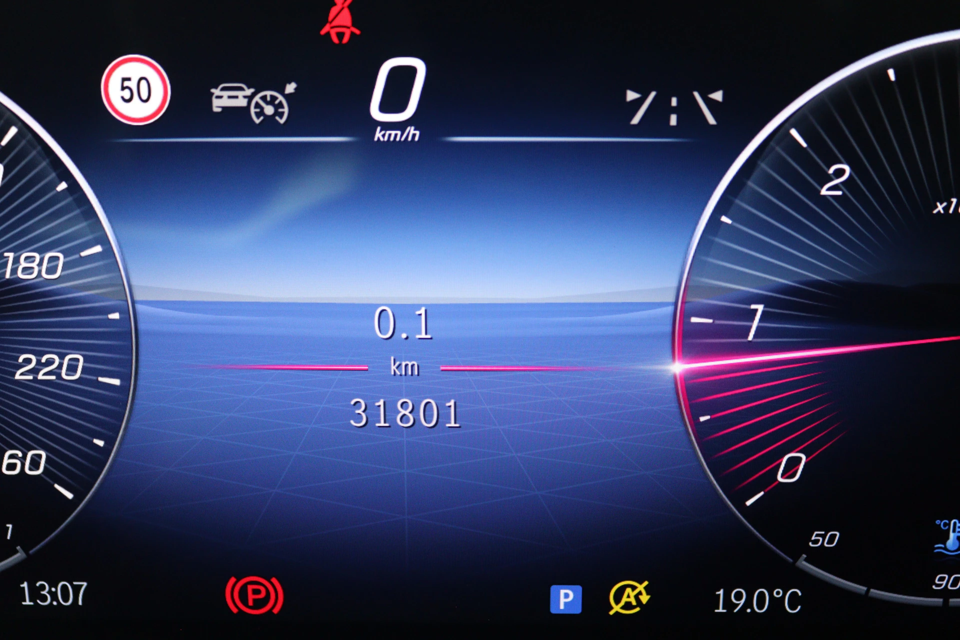 Mercedes-Benz-V-Klasse-image-8