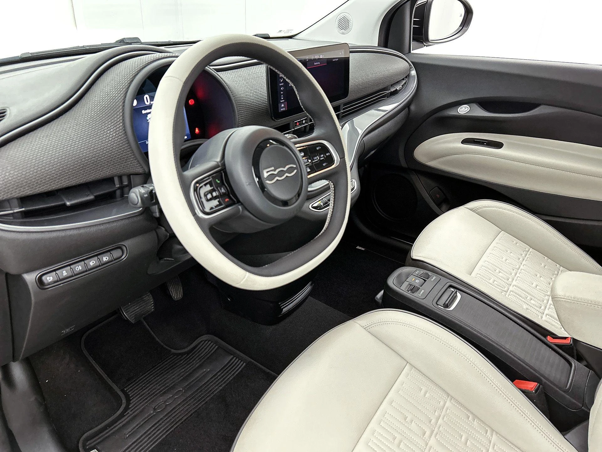 Fiat-500e-image-19