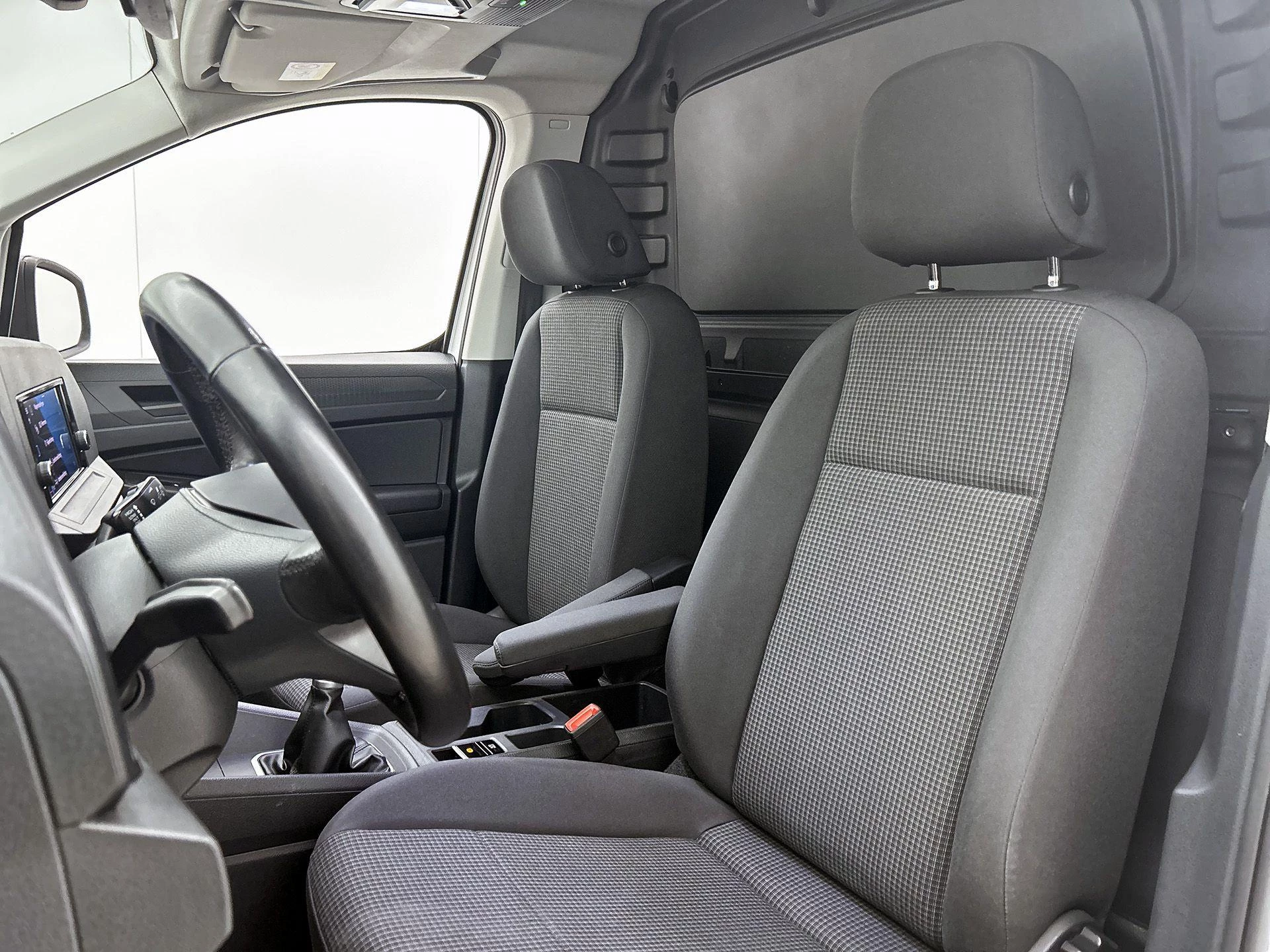 Volkswagen-Caddy-image-32