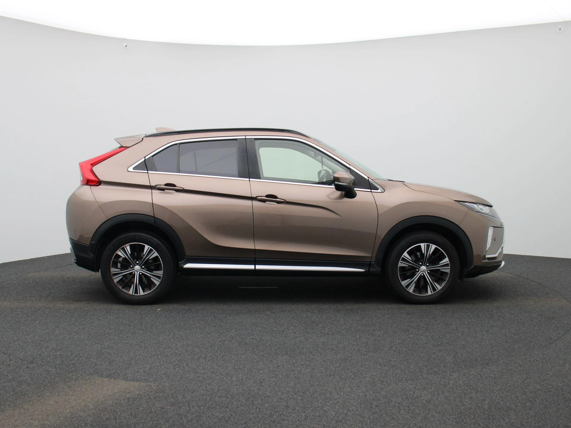 Mitsubishi-Eclipse Cross-image-5