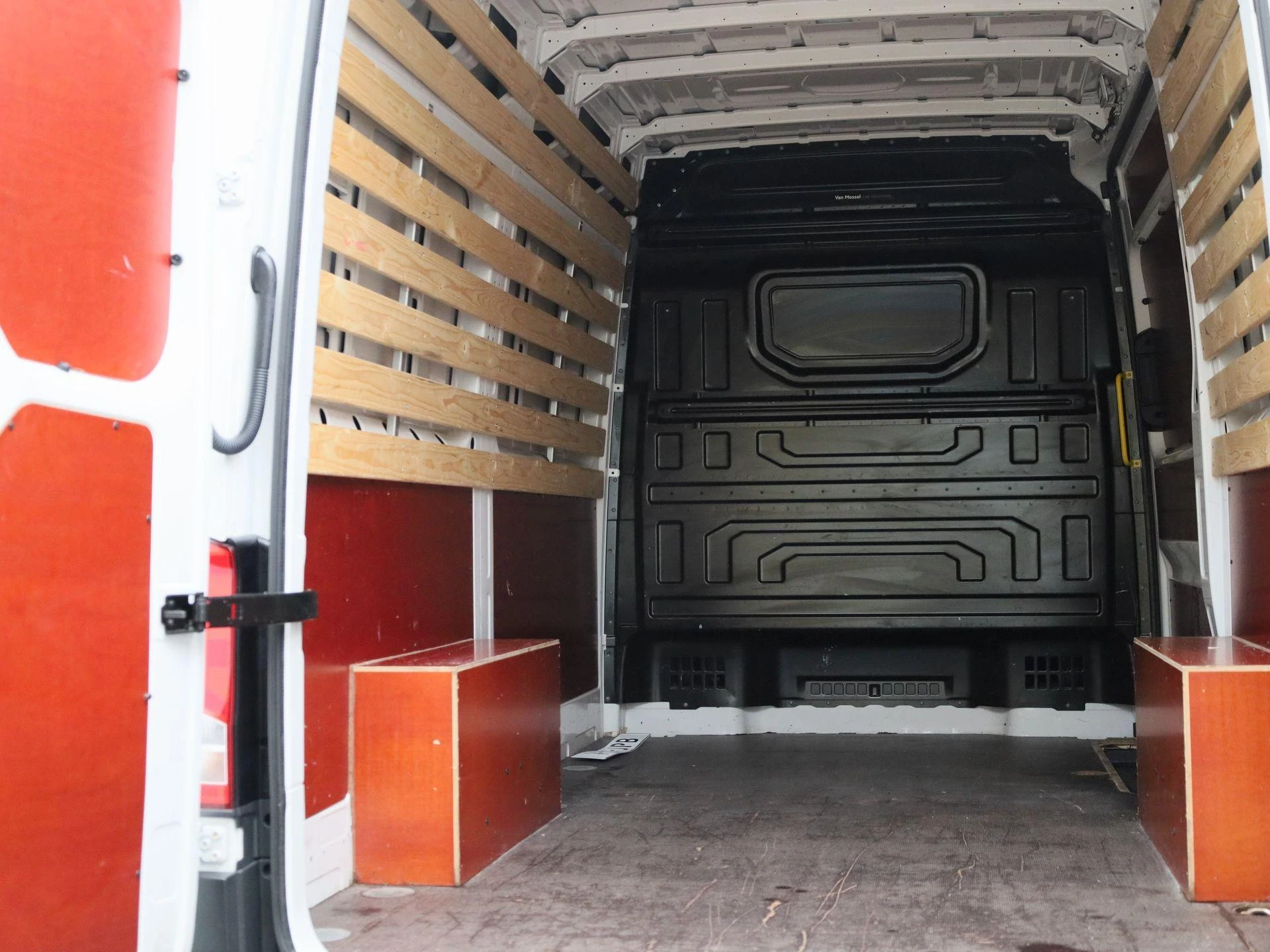 Volkswagen-Crafter-image-16