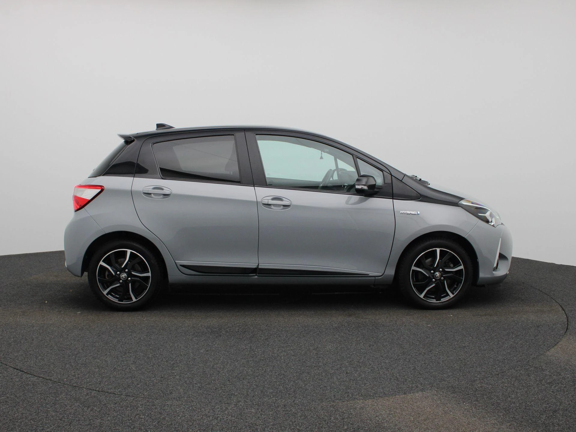Toyota-Yaris-image-6