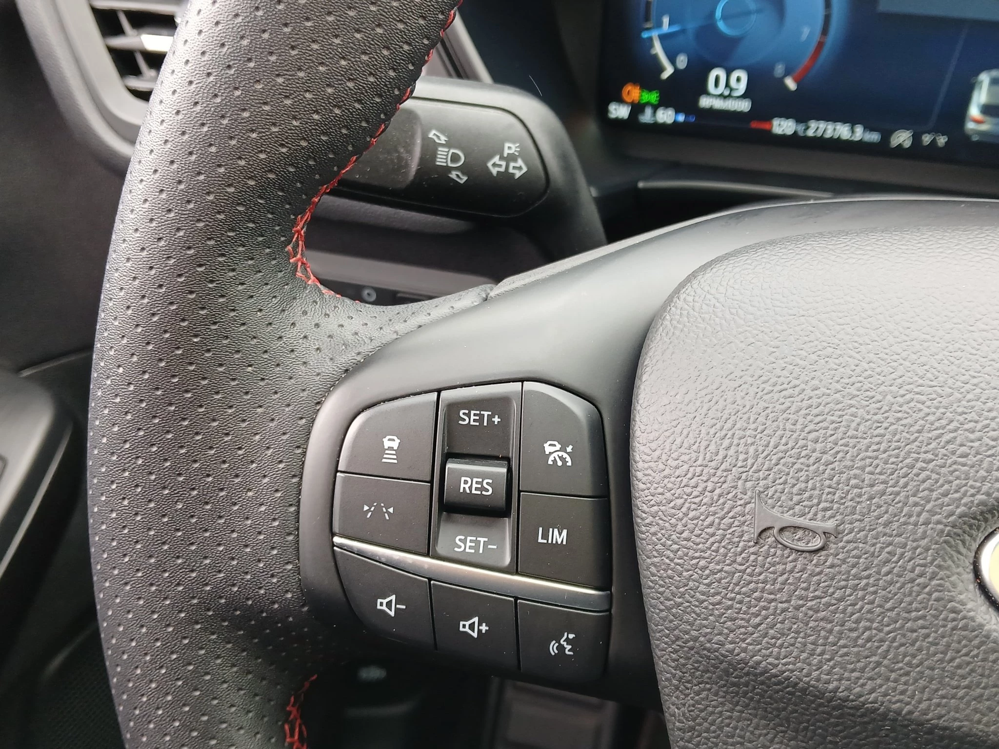 Ford Kuga ST-Line X*PANO*AHK*LED-MATRIX*360GRAD*ACC*NAVI*SOUND-SYS.