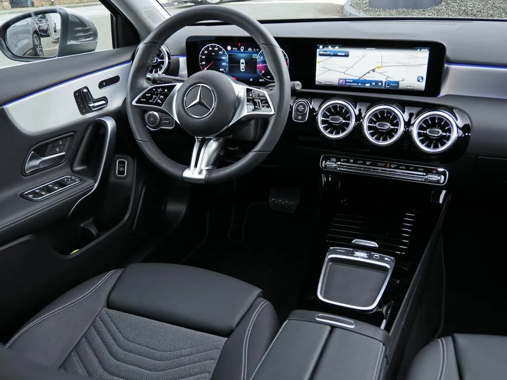 Mercedes-Benz-A-Klasse 200-image-8
