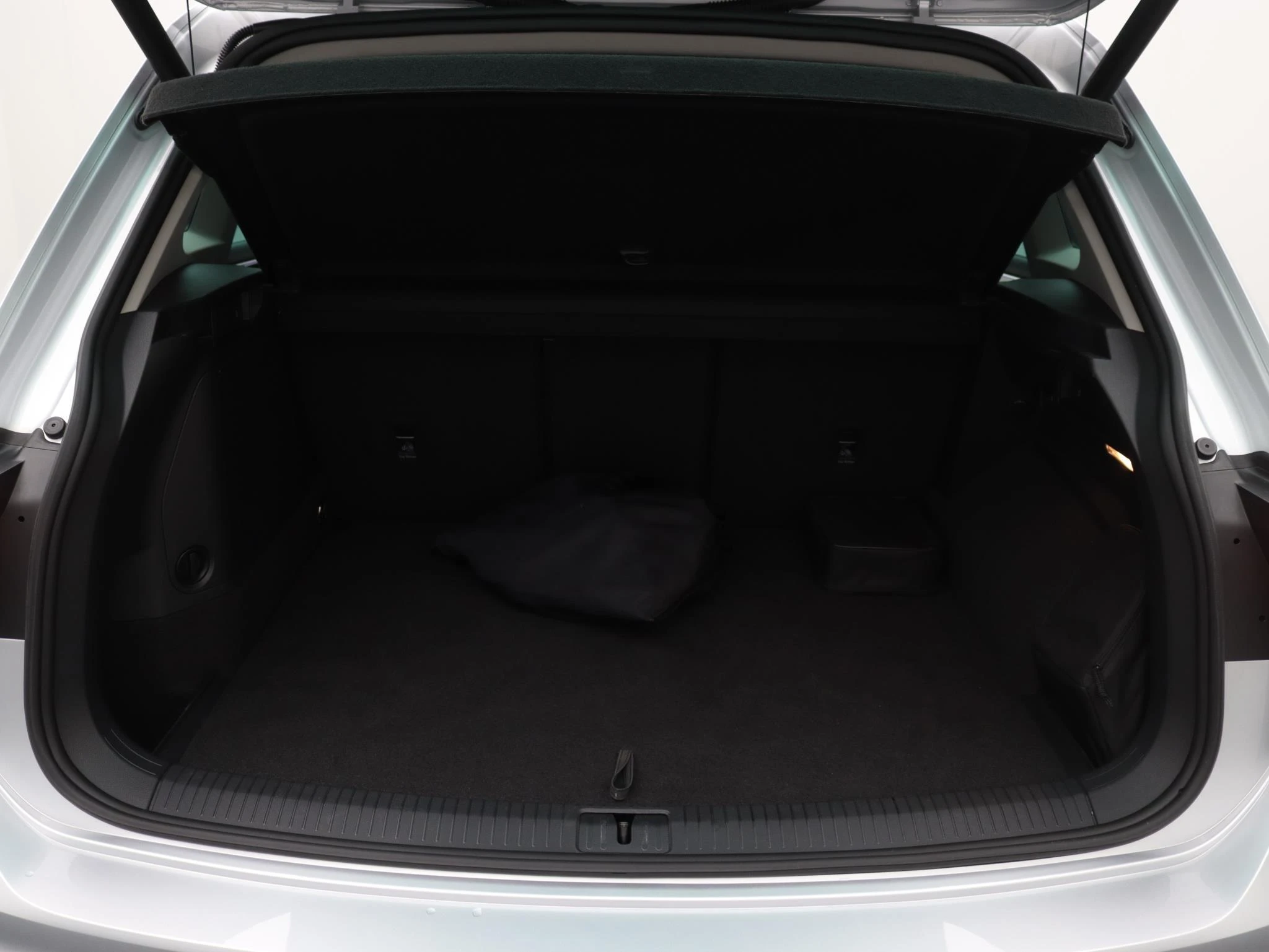 Volkswagen-Tiguan-image-12