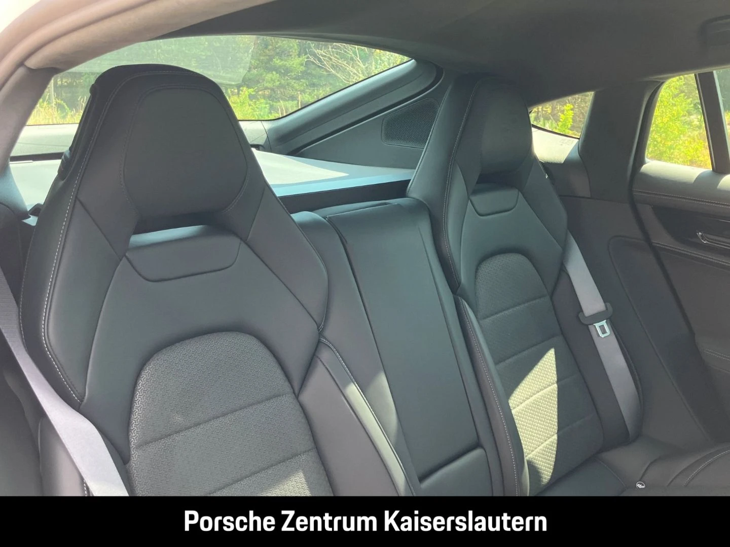 Porsche-Panamera-image-27
