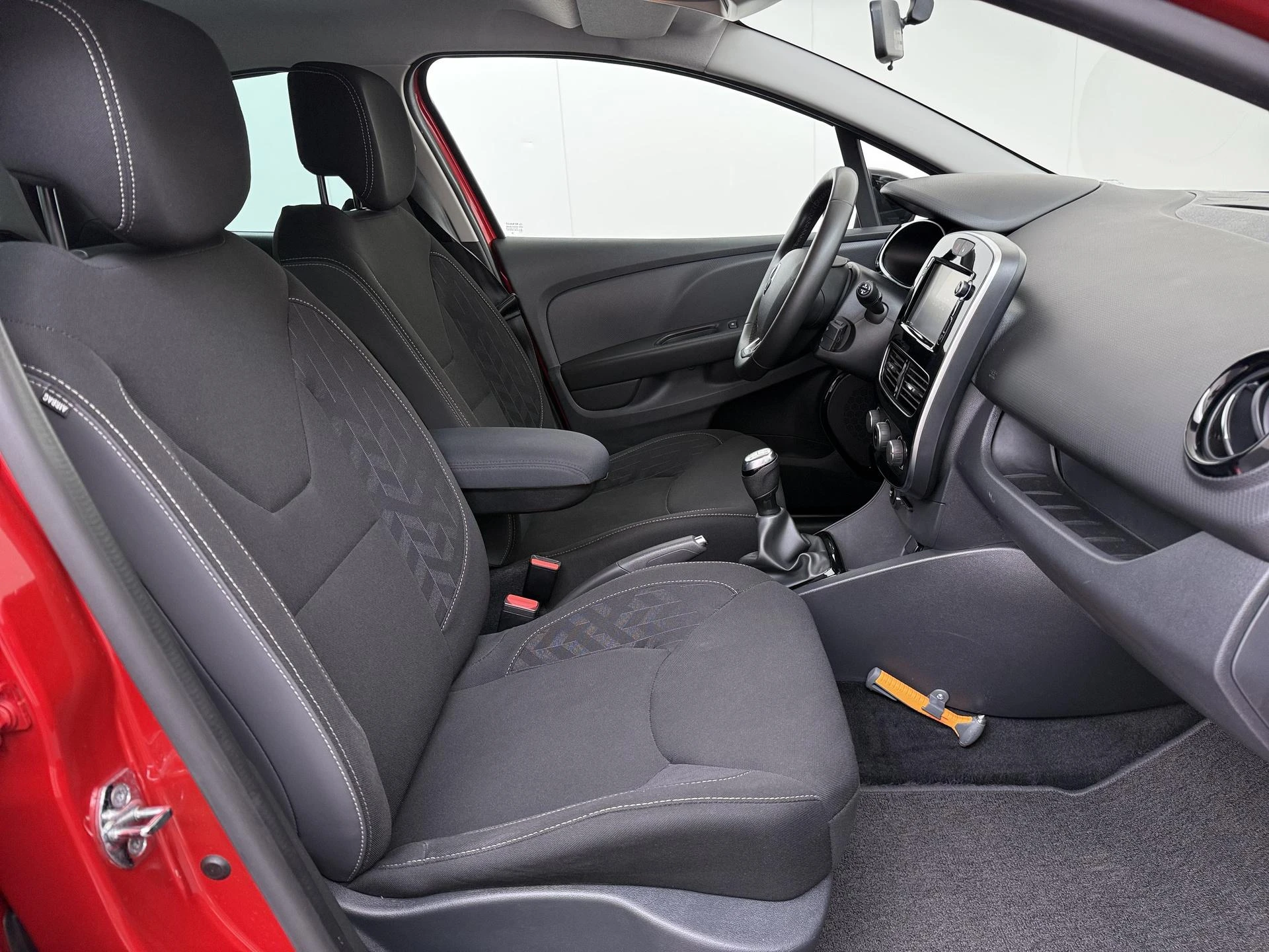 Renault-Clio-image-35