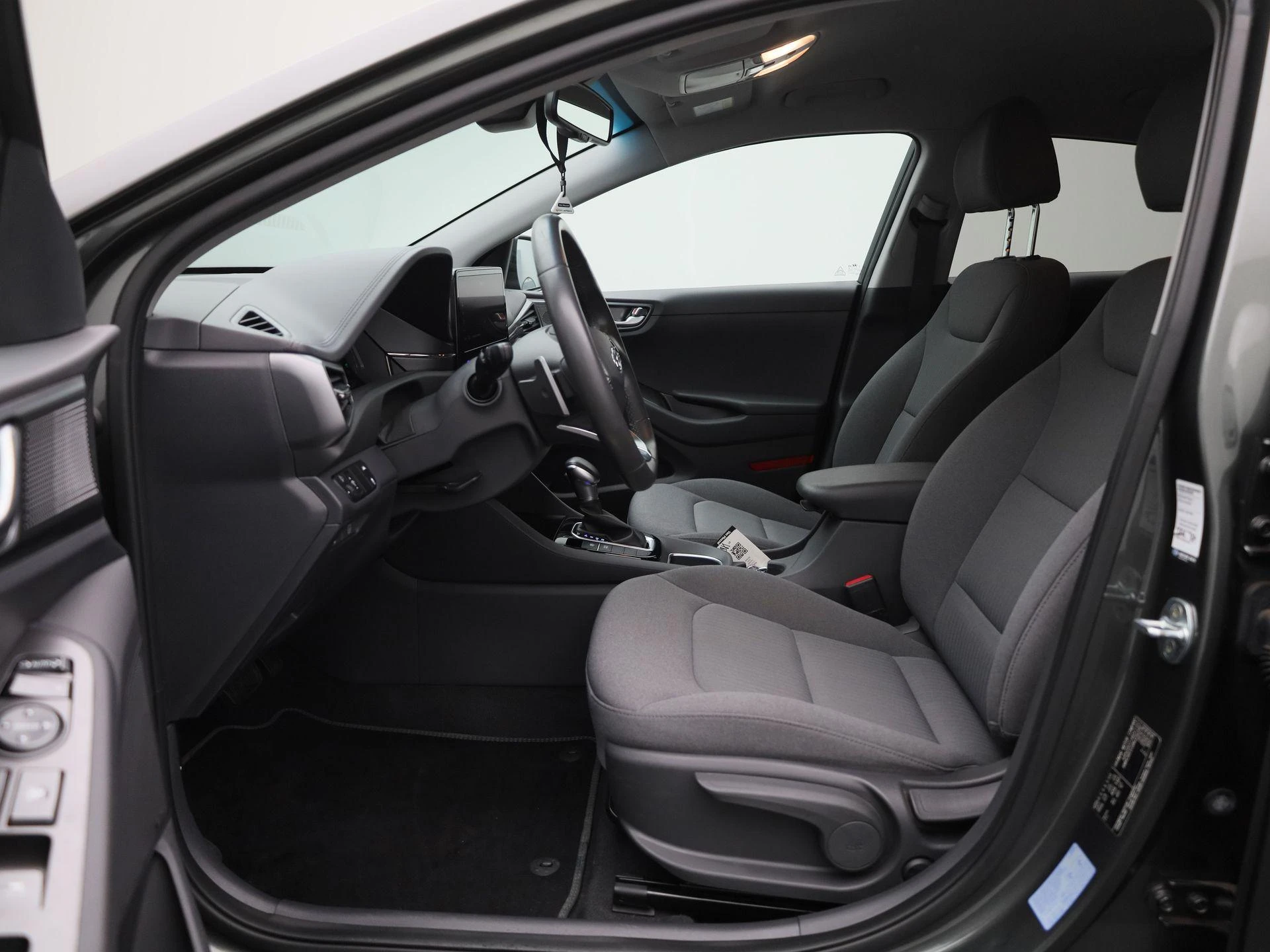 Hyundai-IONIQ-image-10