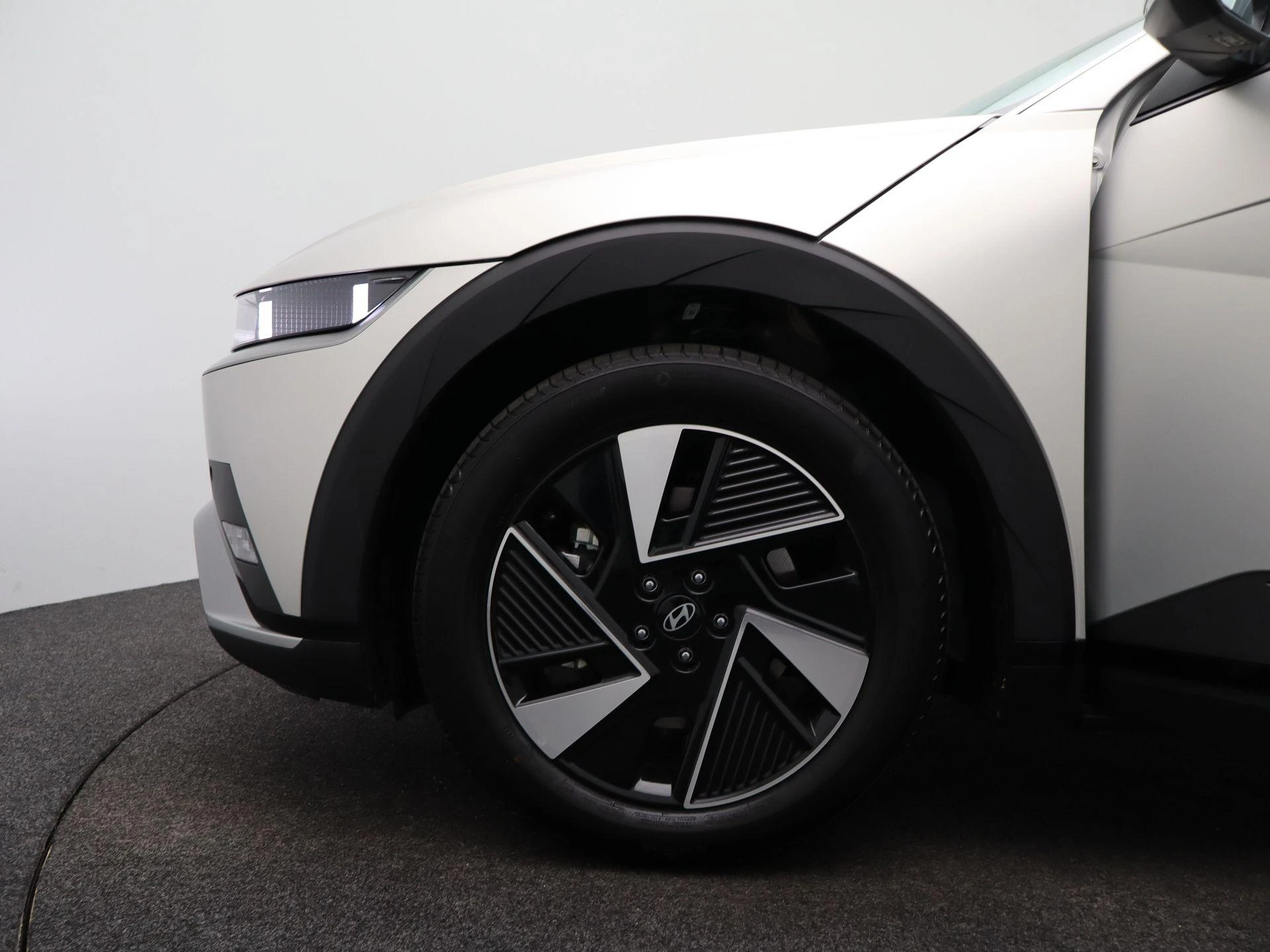 Hyundai-IONIQ 5-image-15