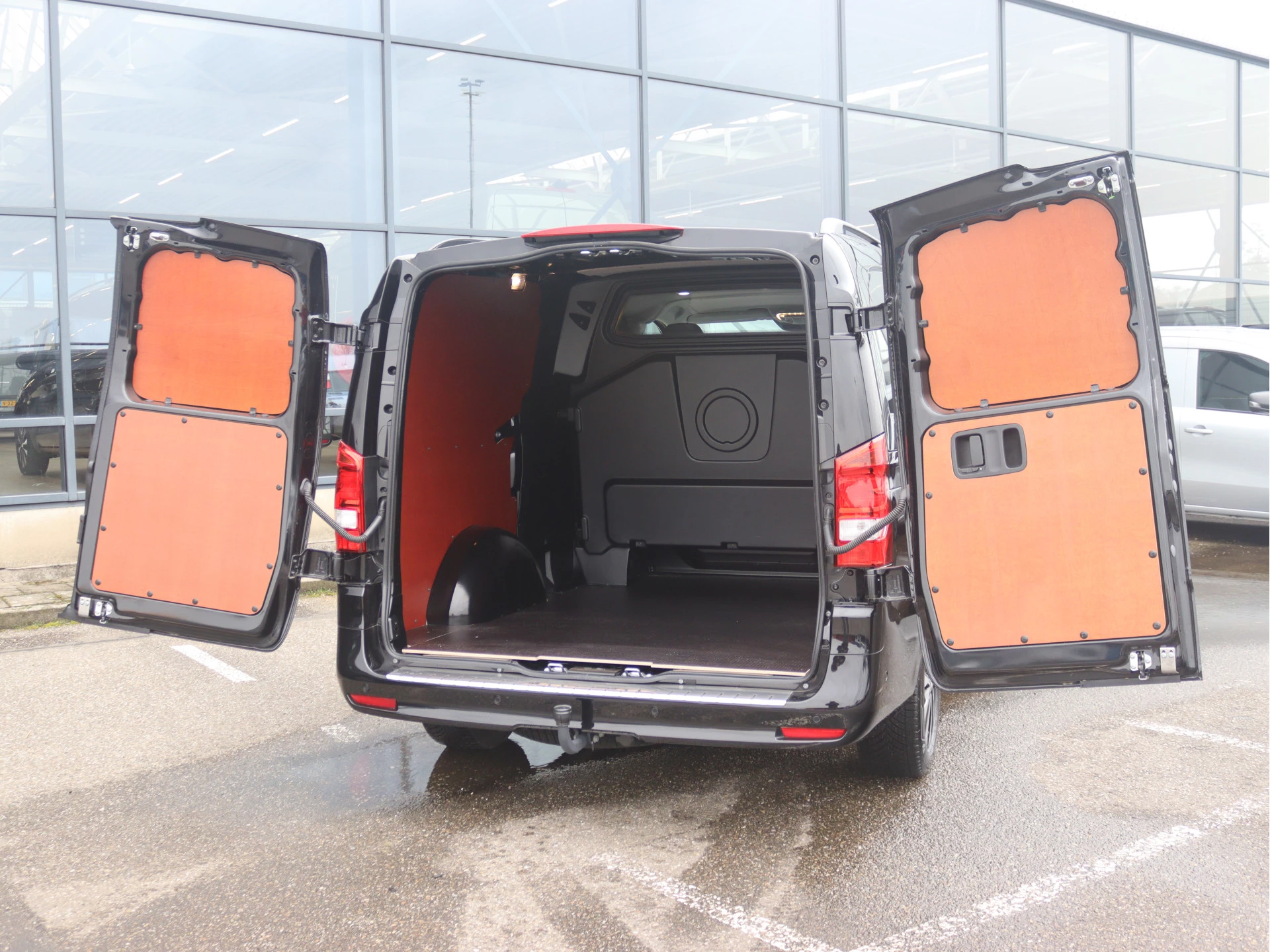 Mercedes-Benz-Vito-image-2