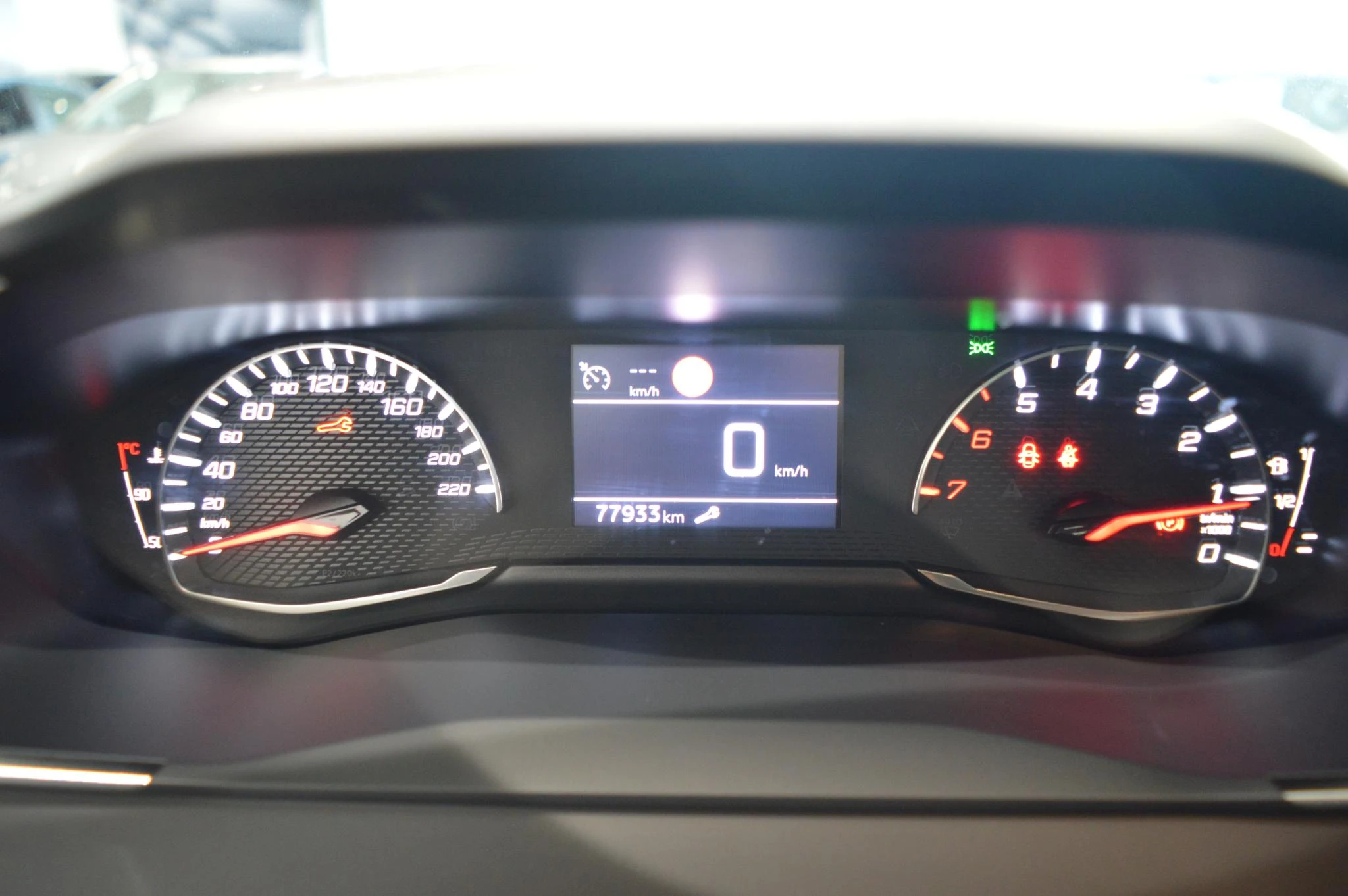 Peugeot-208-image-11