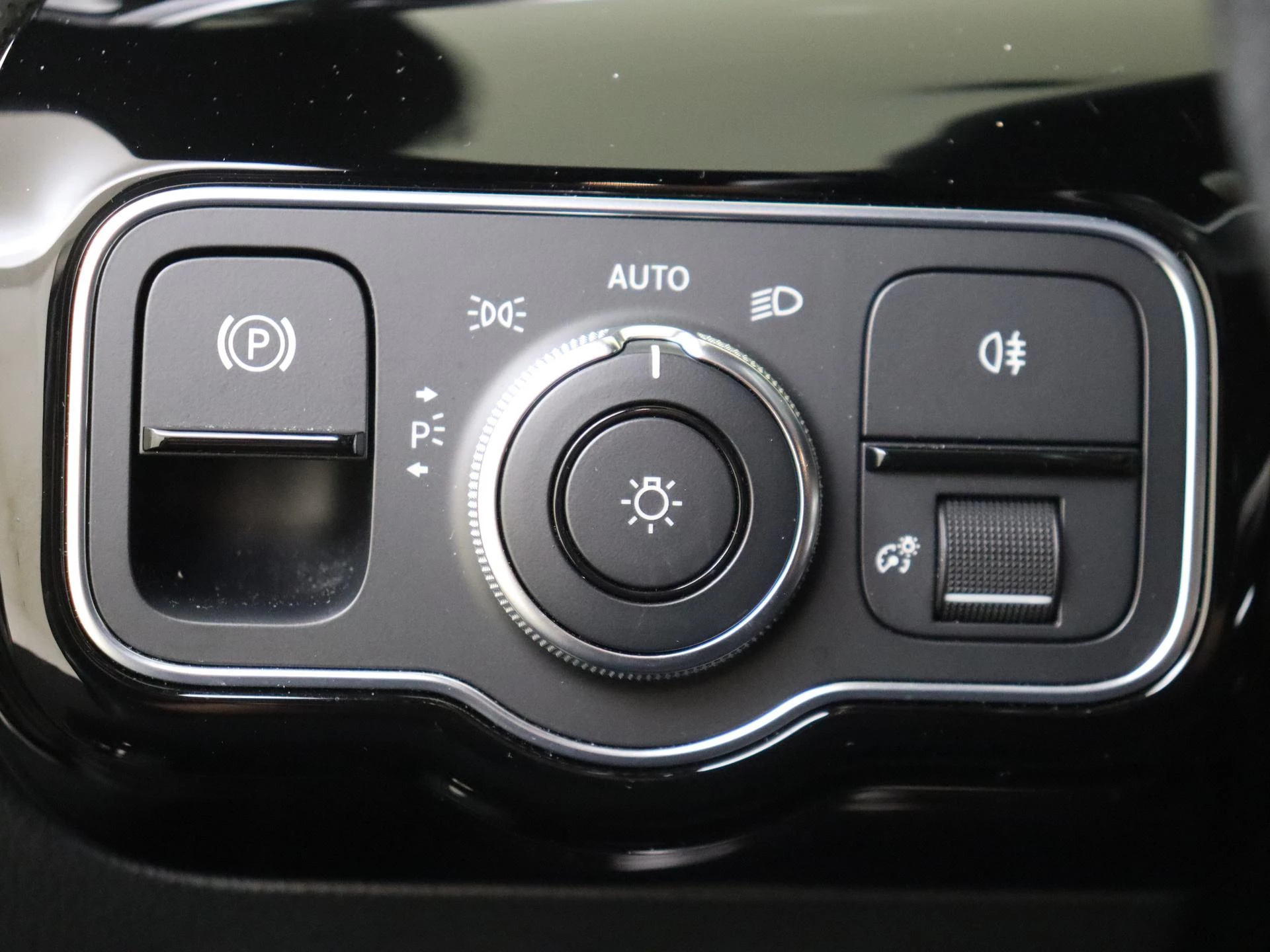 Mercedes-Benz CLA 180 Business Solution AMG