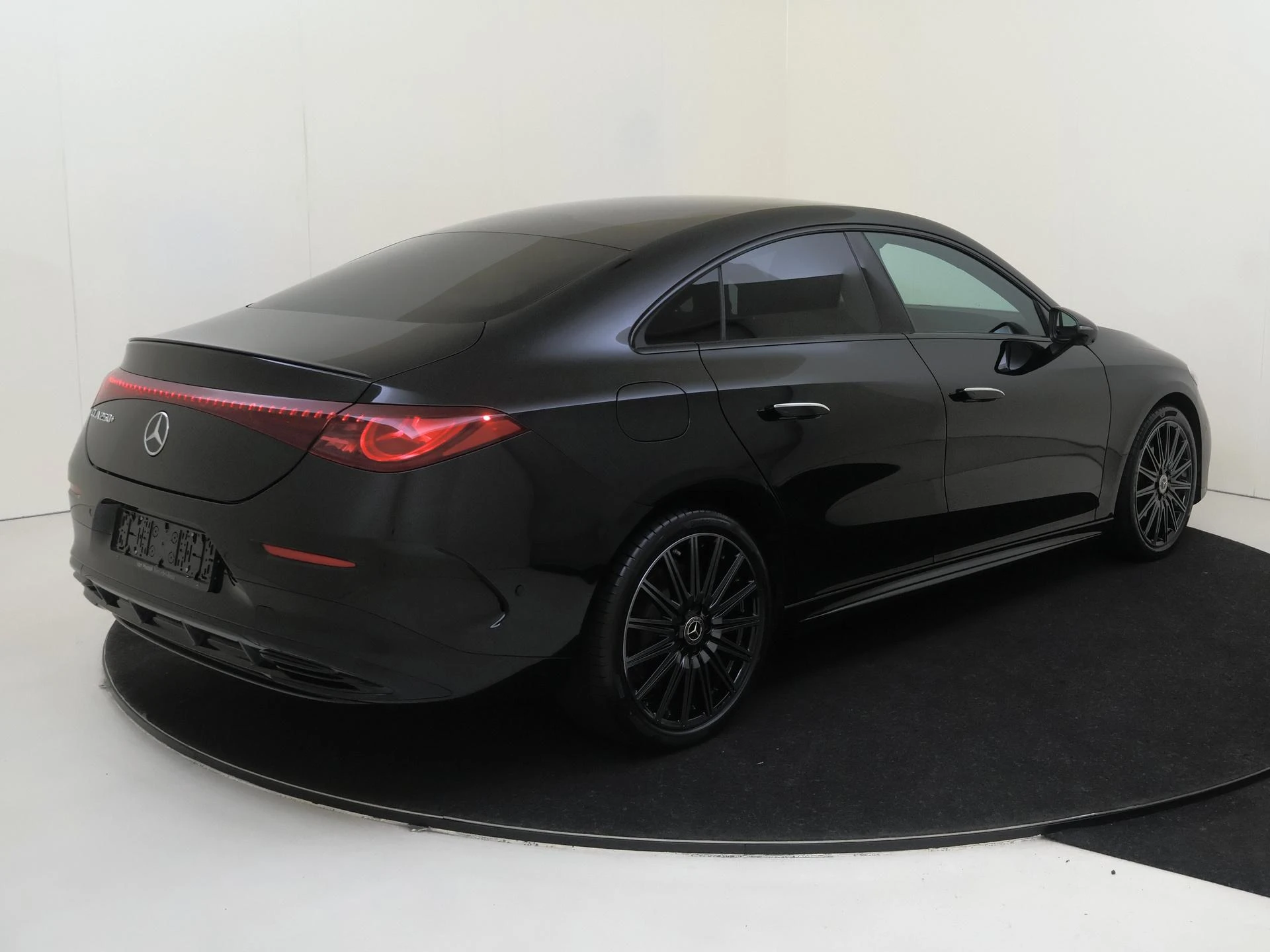 Mercedes-Benz-CLA-image-3