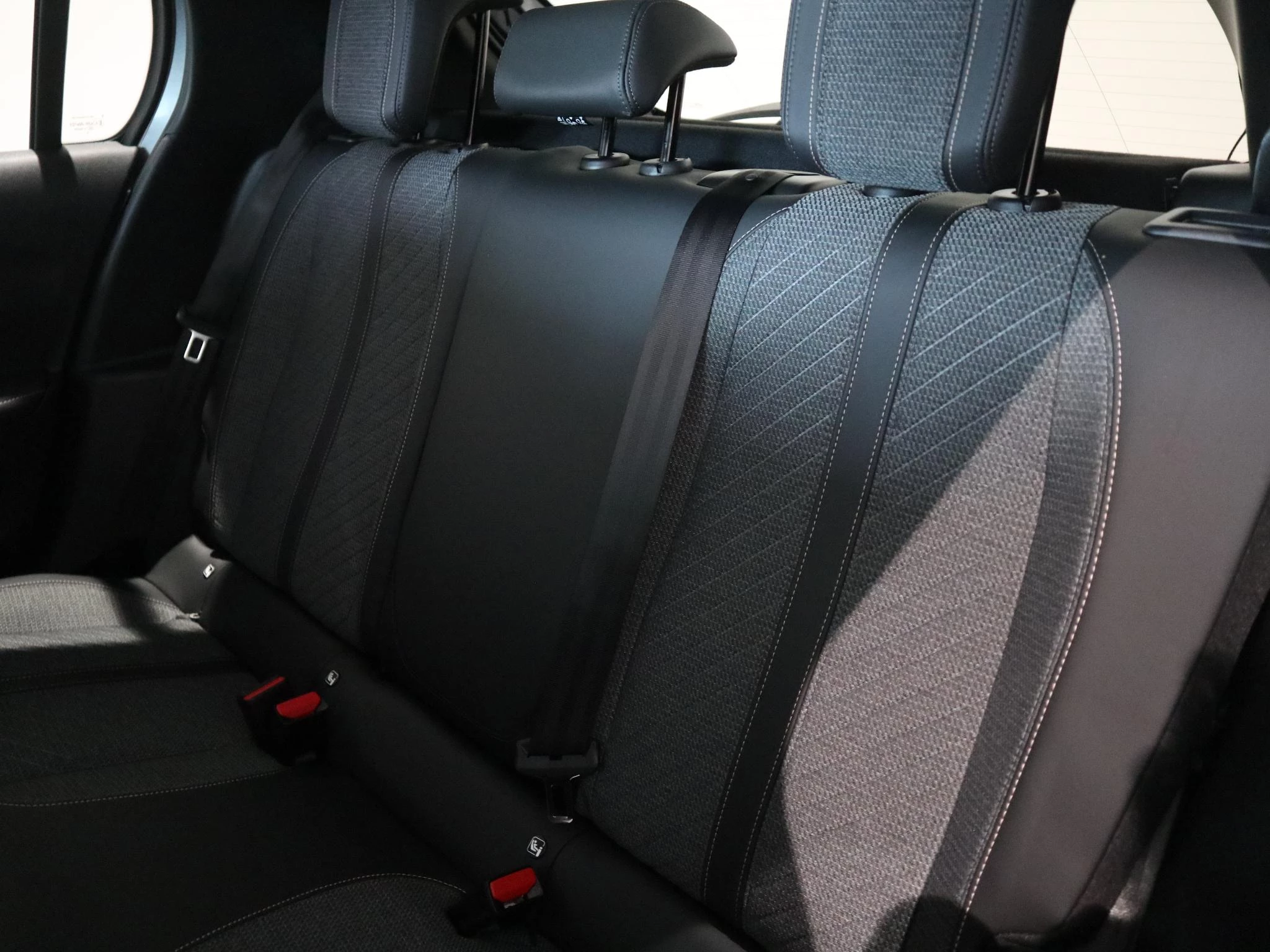 Peugeot-e-208-image-6