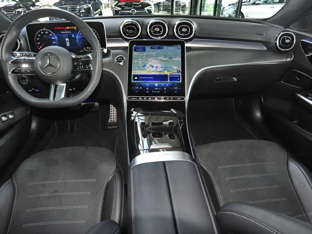 Mercedes-Benz-C-Klasse 300-image-10