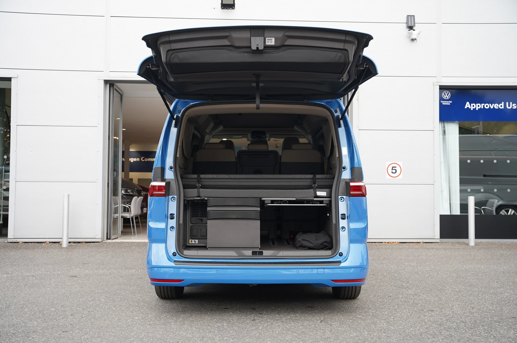 Volkswagen-California-image-11