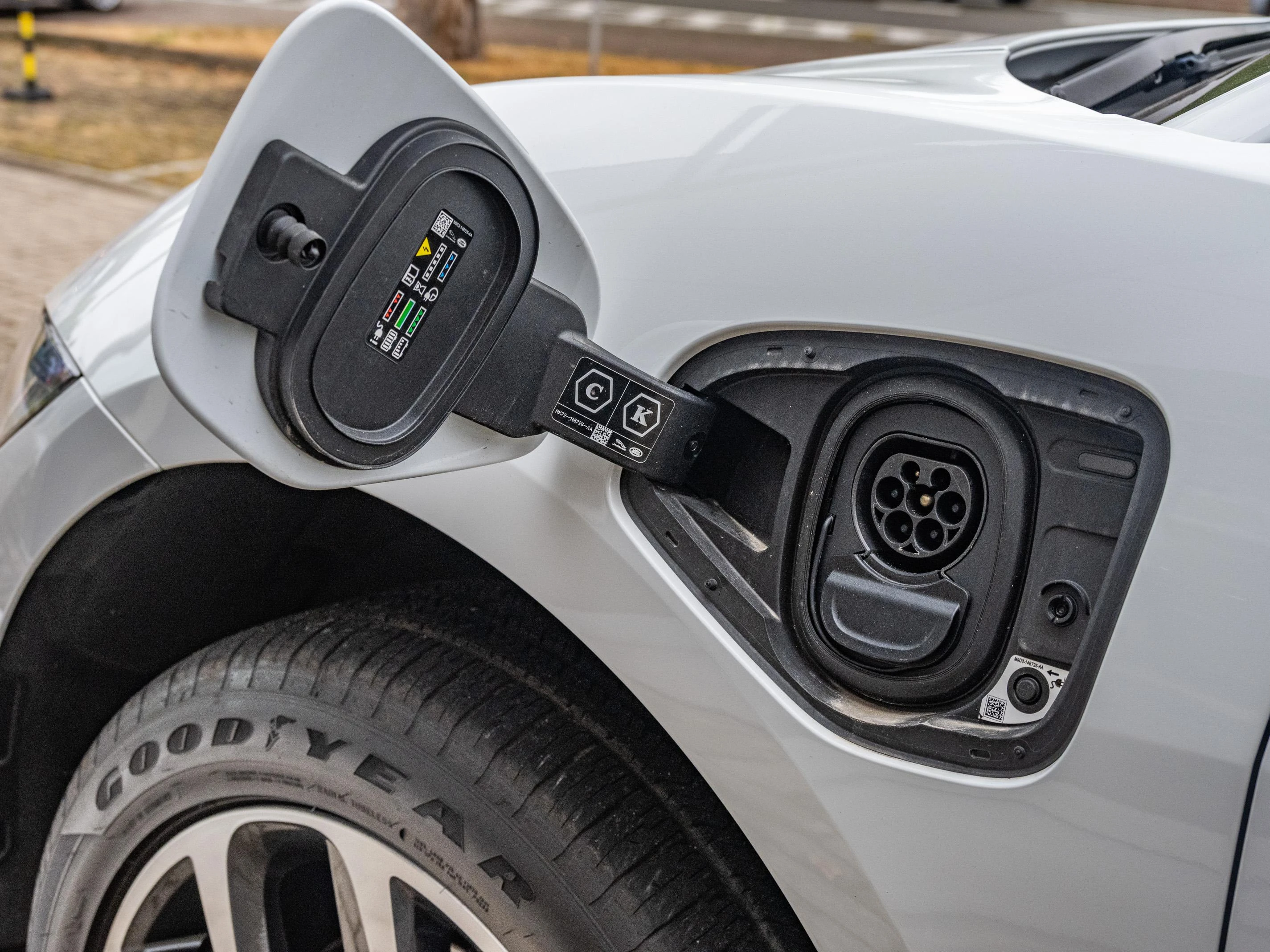 Jaguar-I-PACE-image-11