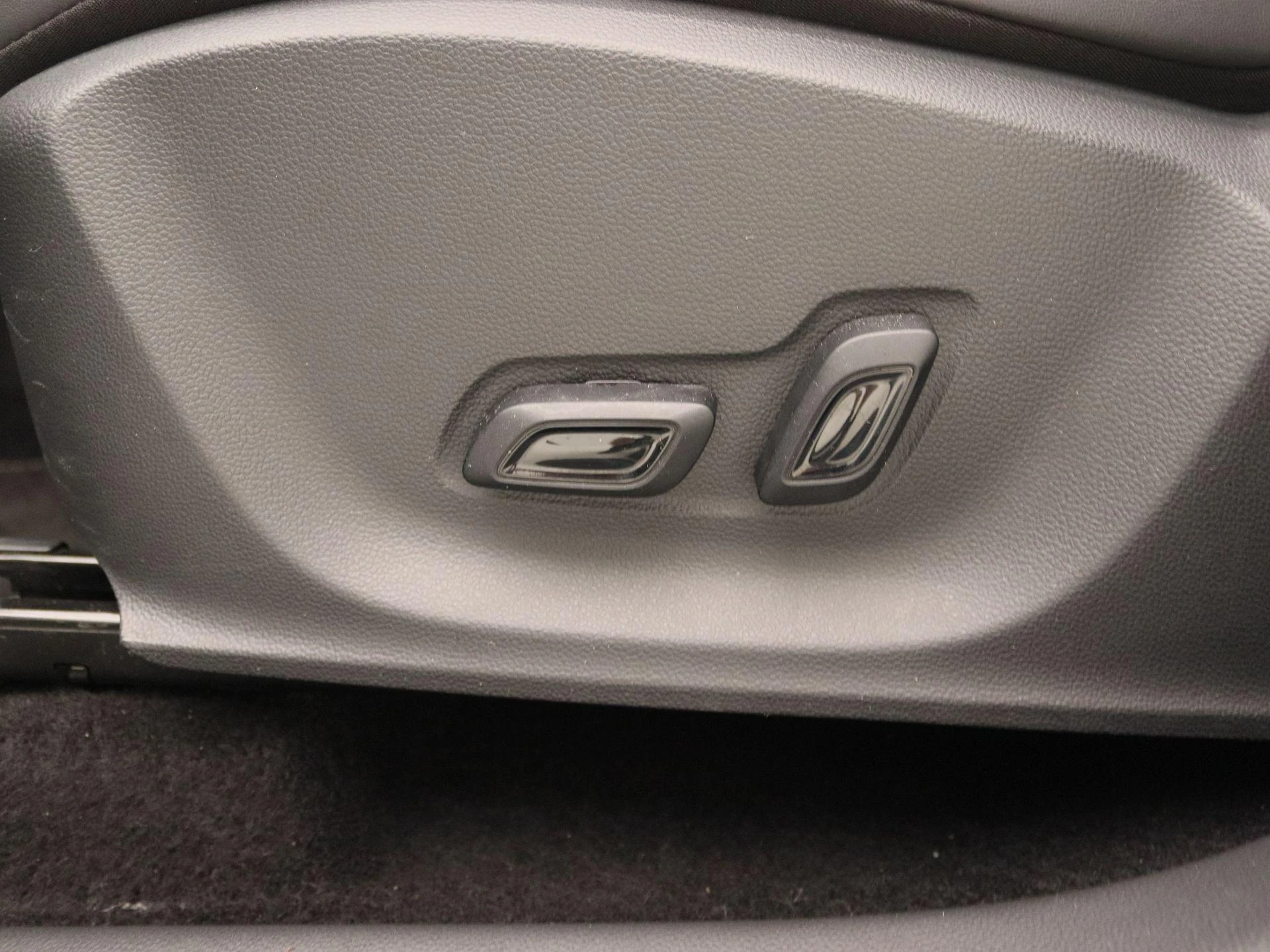 MG-ZS EV-image-11