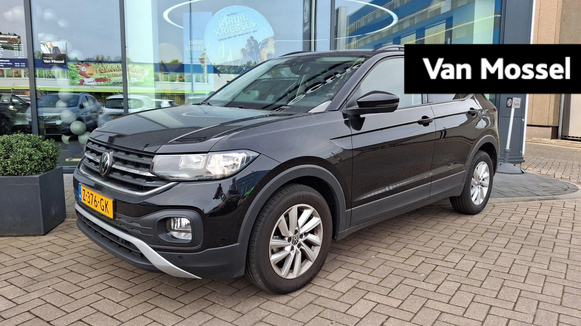 Volkswagen-T-Cross-image-0