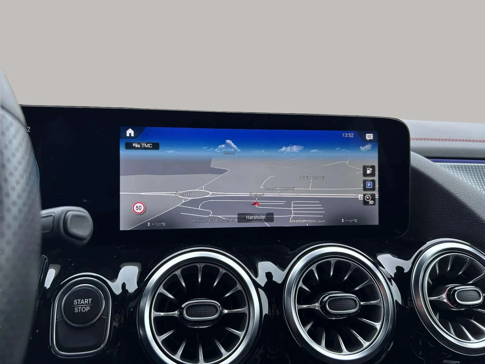 Mercedes-Benz-EQA-image-16