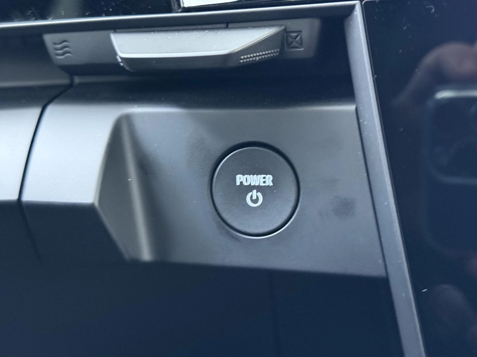 Renault-Megane E-Tech-image-23