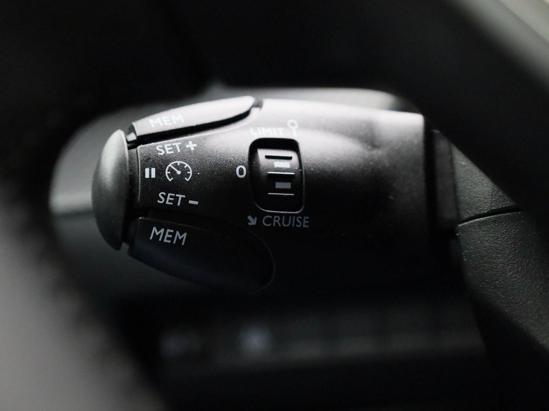 Peugeot e-208 EV Active Pack 50 kWh