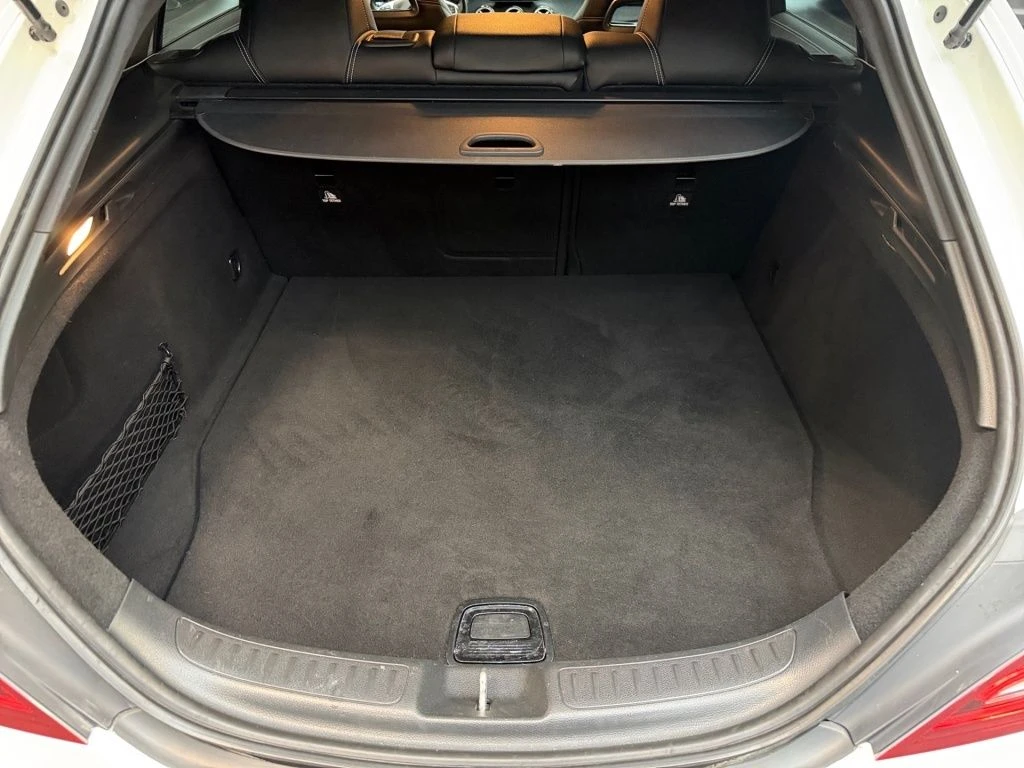 Mercedes-Benz-CLA 180-image-12