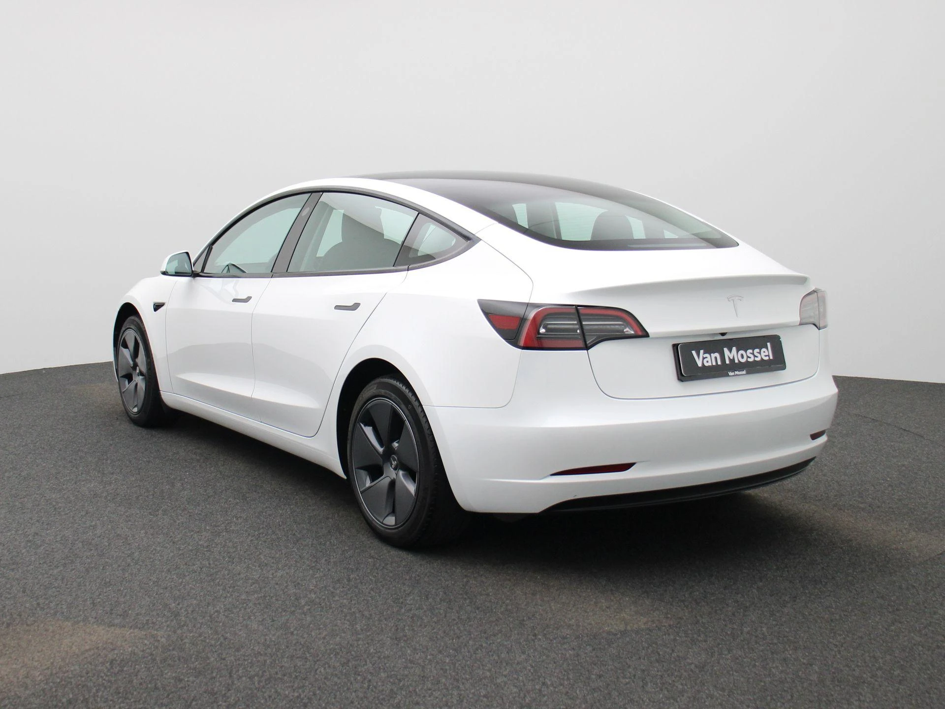 Tesla-Model 3-image-1